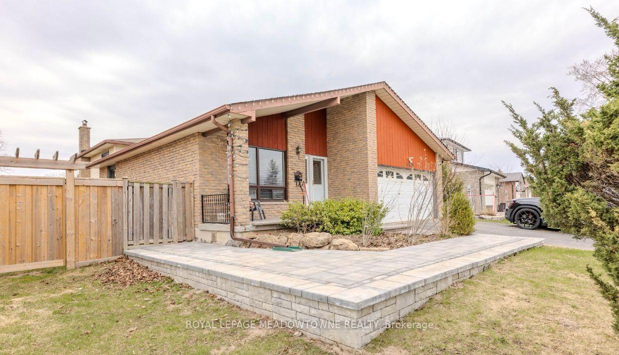 468 Gowland Crescent BSMT #BSMT — photo 1