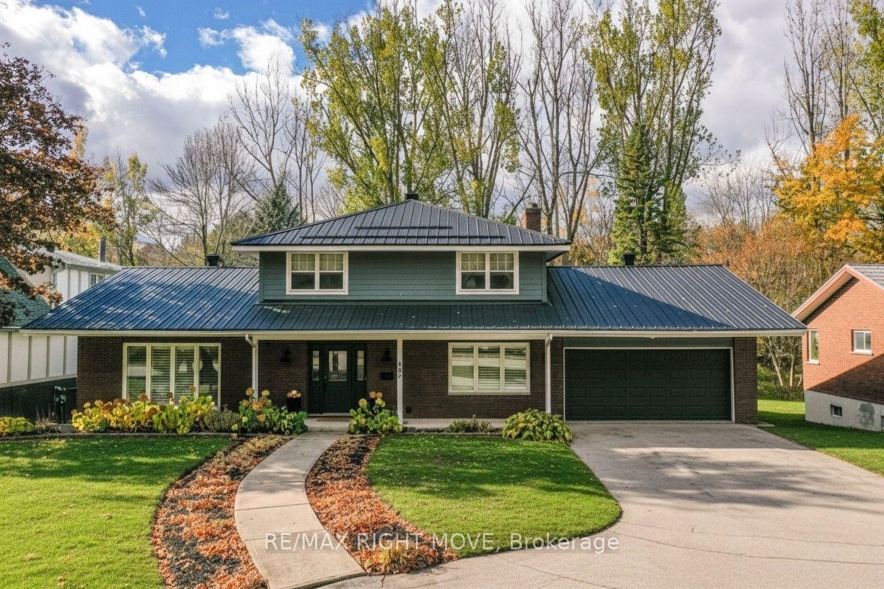 407 Bay Street — photo 1