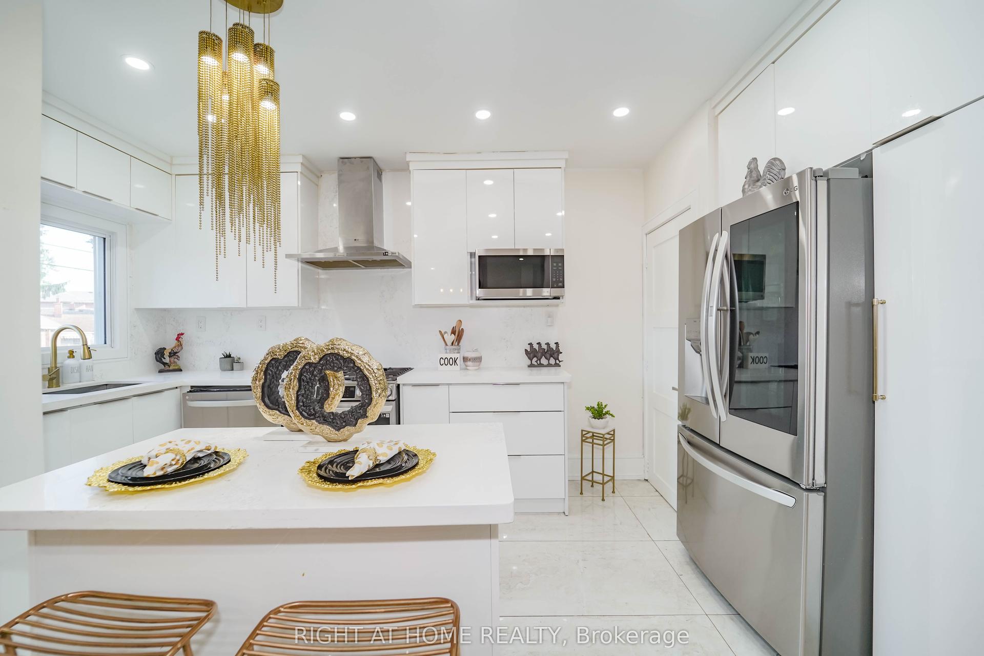 174 Aylesworth Avenue, Toronto — Detached for sale, photo 1