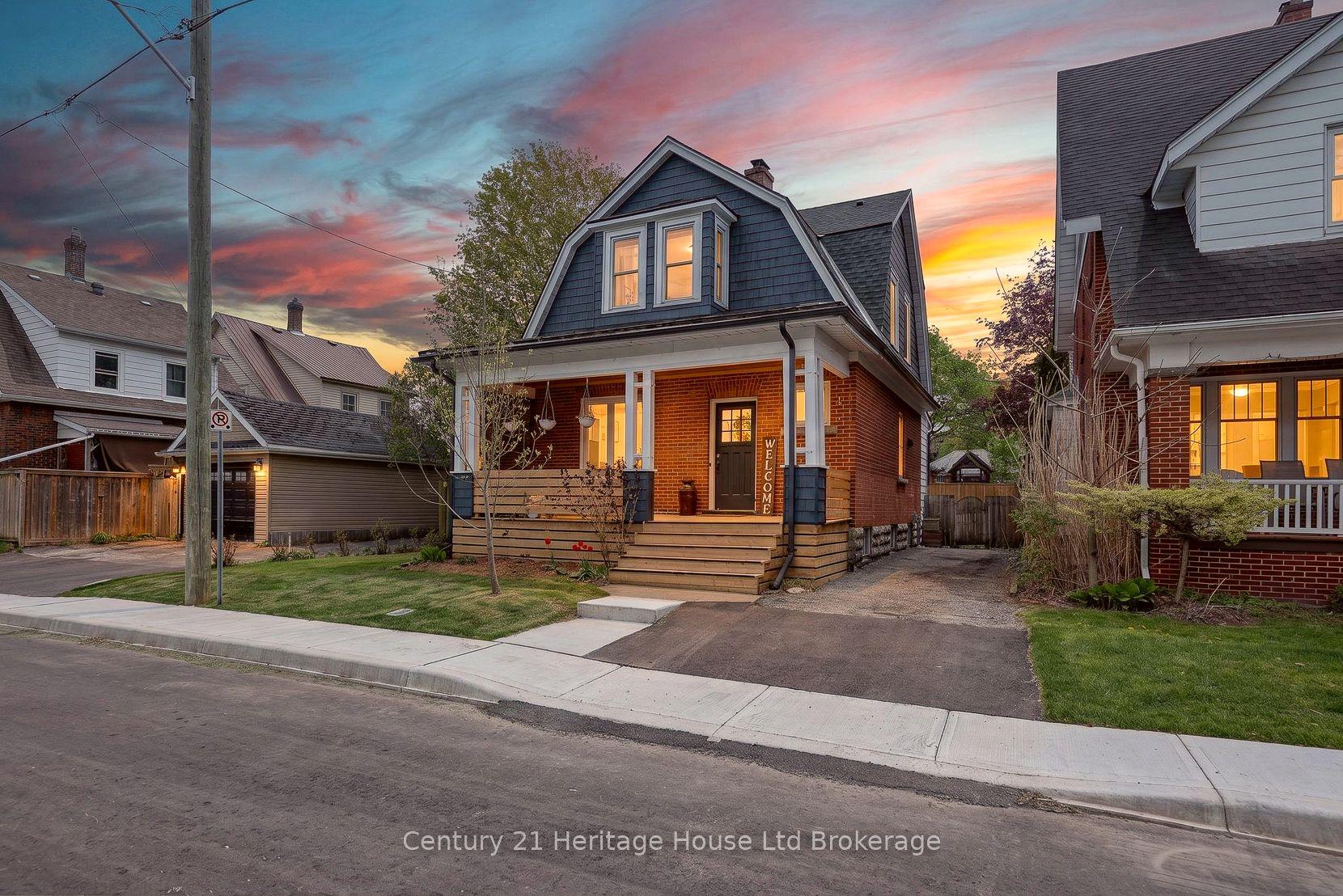 520 Mary Street — photo 1