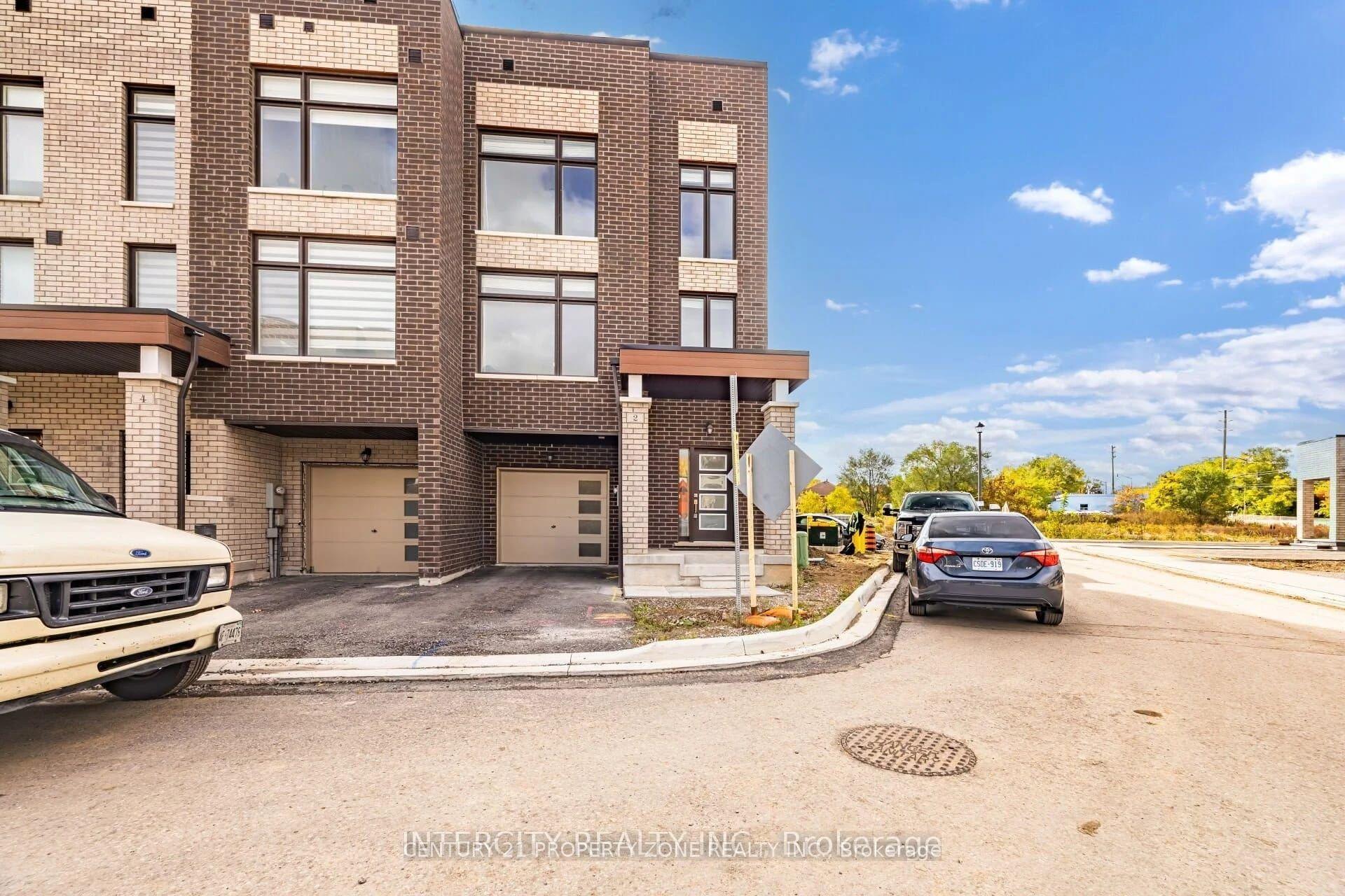 2 Queenpost Drive, Brampton — Townhouse for lease, photo 1