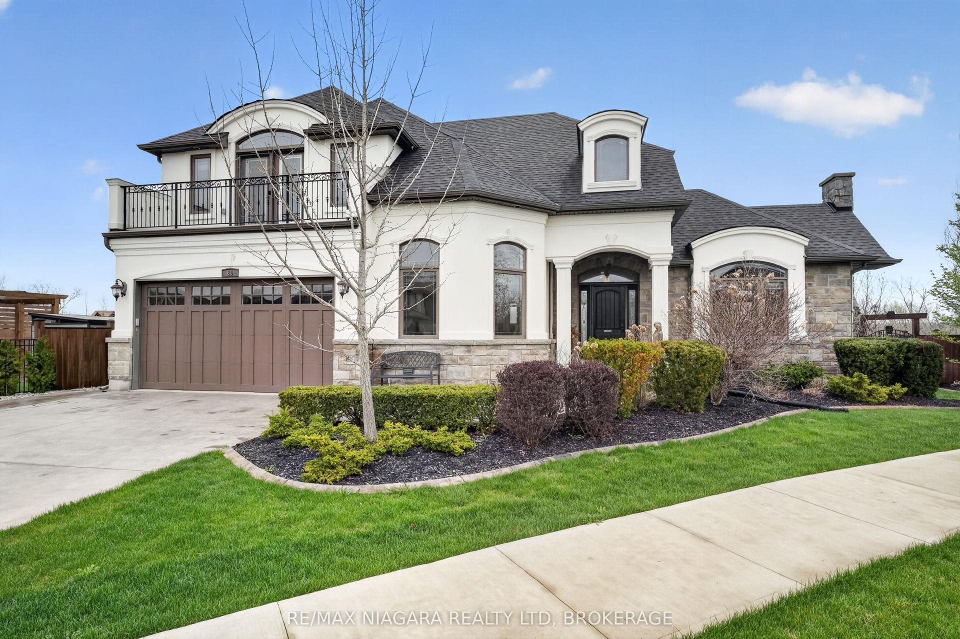 60 Mackenzie King Avenue — photo 1