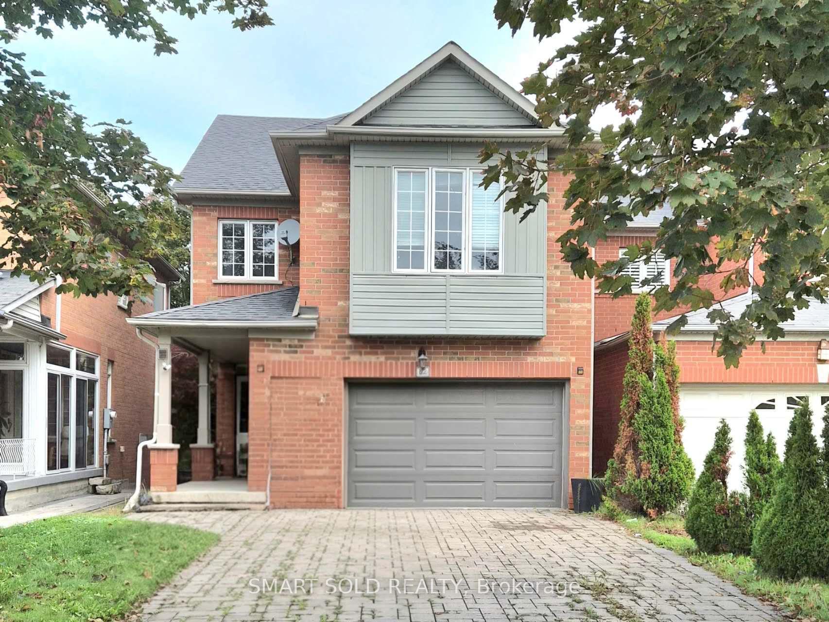 82 Ballymore Drive, Aurora — Detached for sale, photo 1