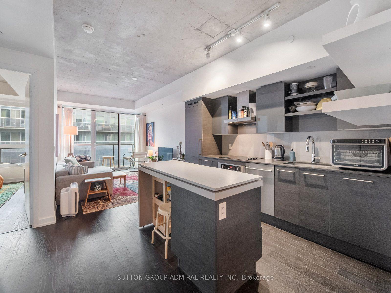1030 King Street W LPH31 #LPH31 — photo 1