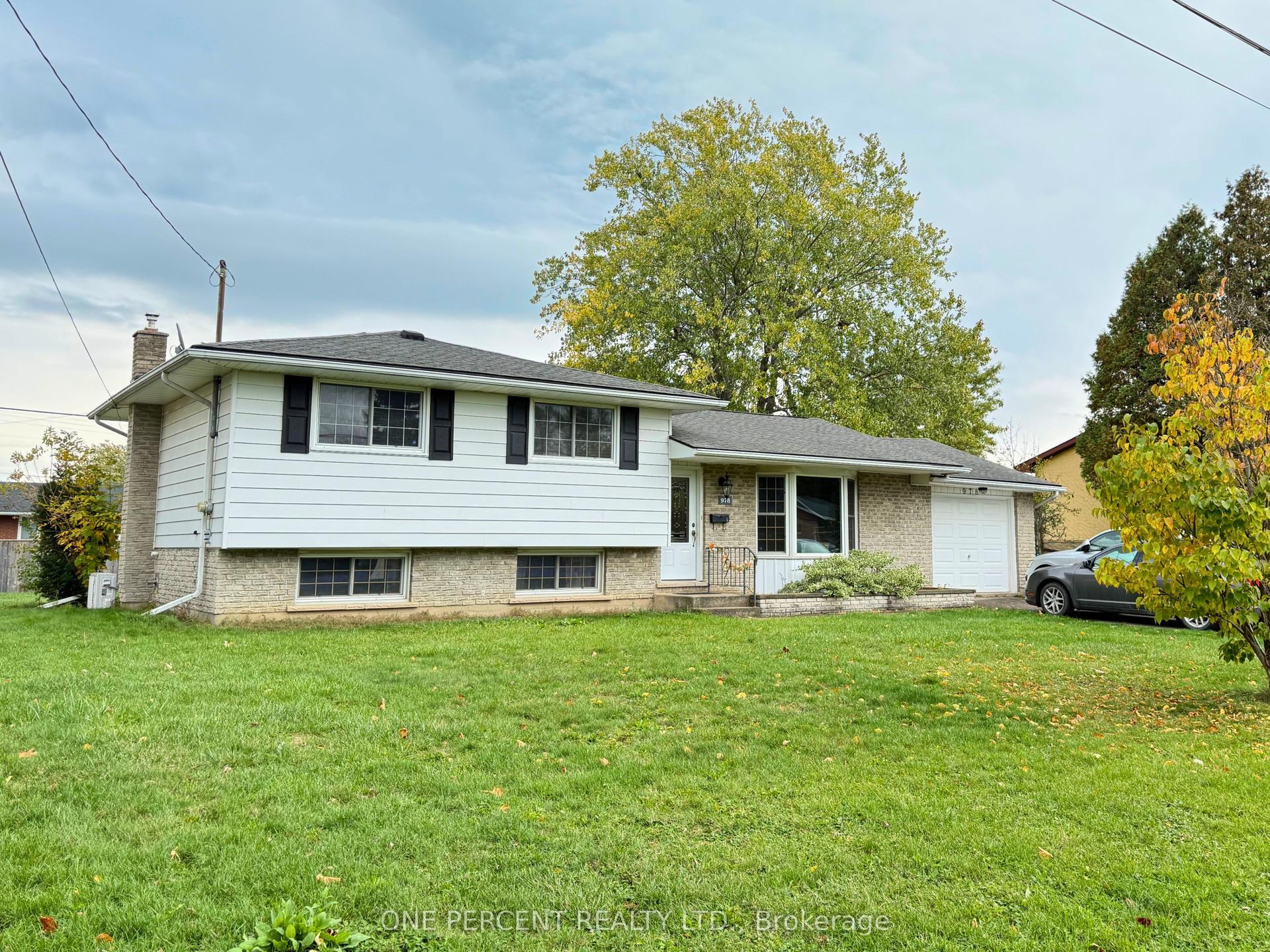 978 Ferndale Avenue — photo 1