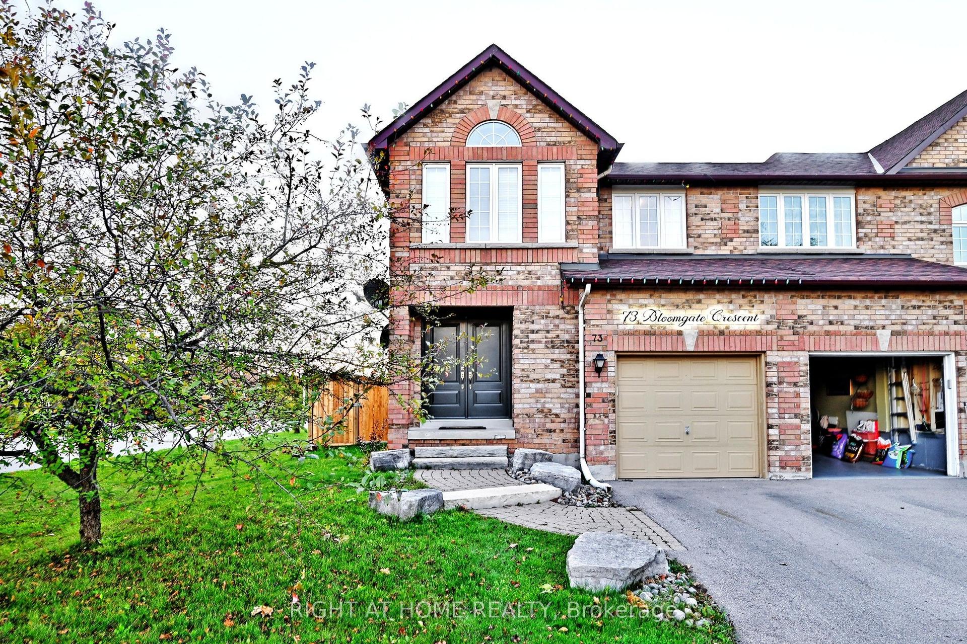 73 Bloomgate Crescent, Richmond Hill — Townhouse for sale, photo 1