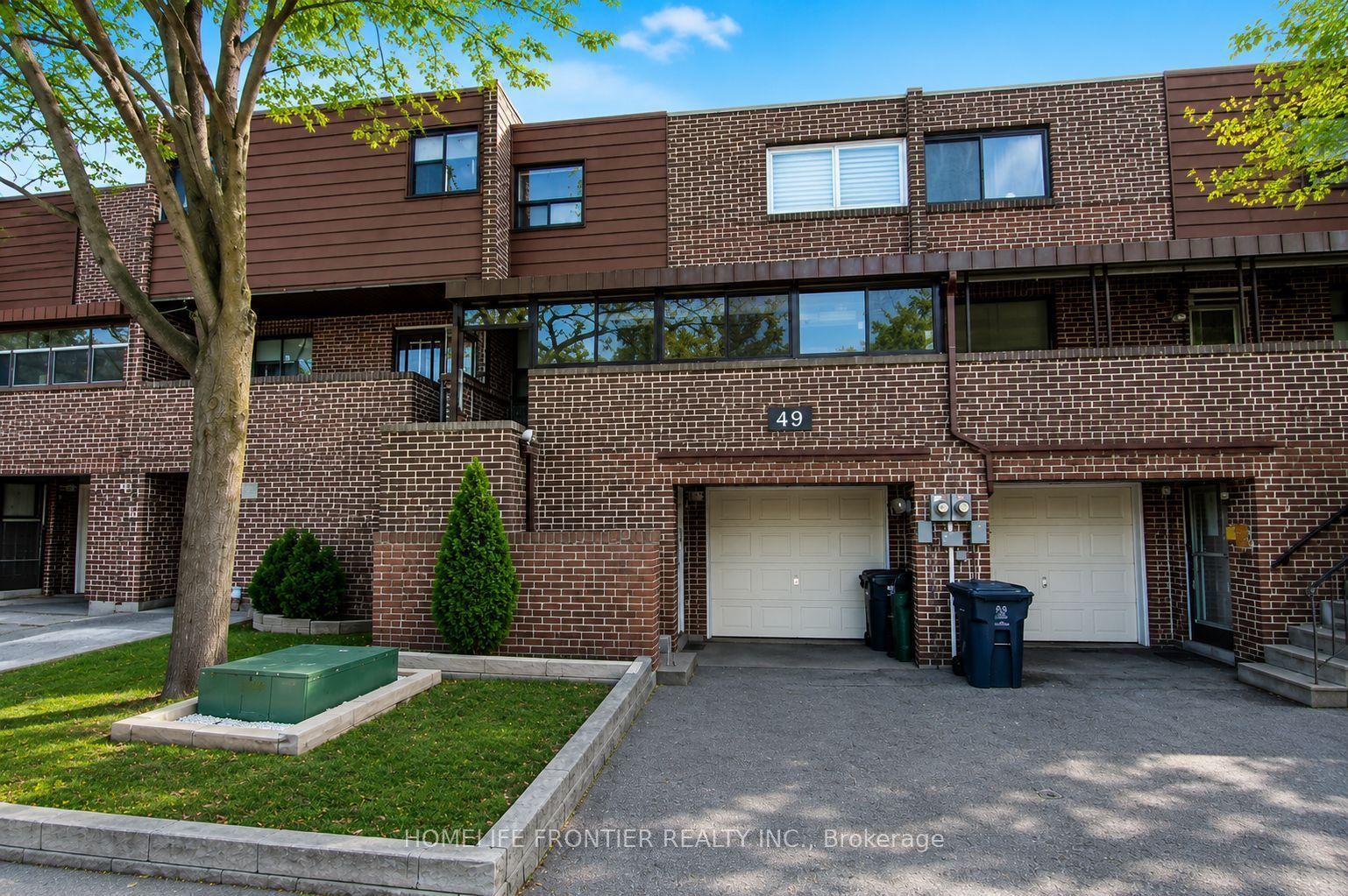 49 Red Robinway Main and Upper Level #Main and Upper Level, Toronto — Condo Town for lease, photo 1