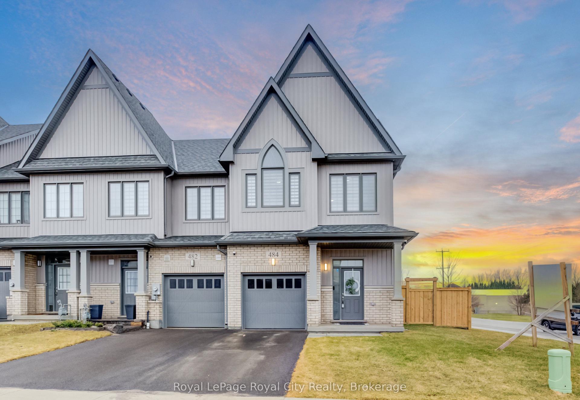 484 Adelaide Street — photo 1