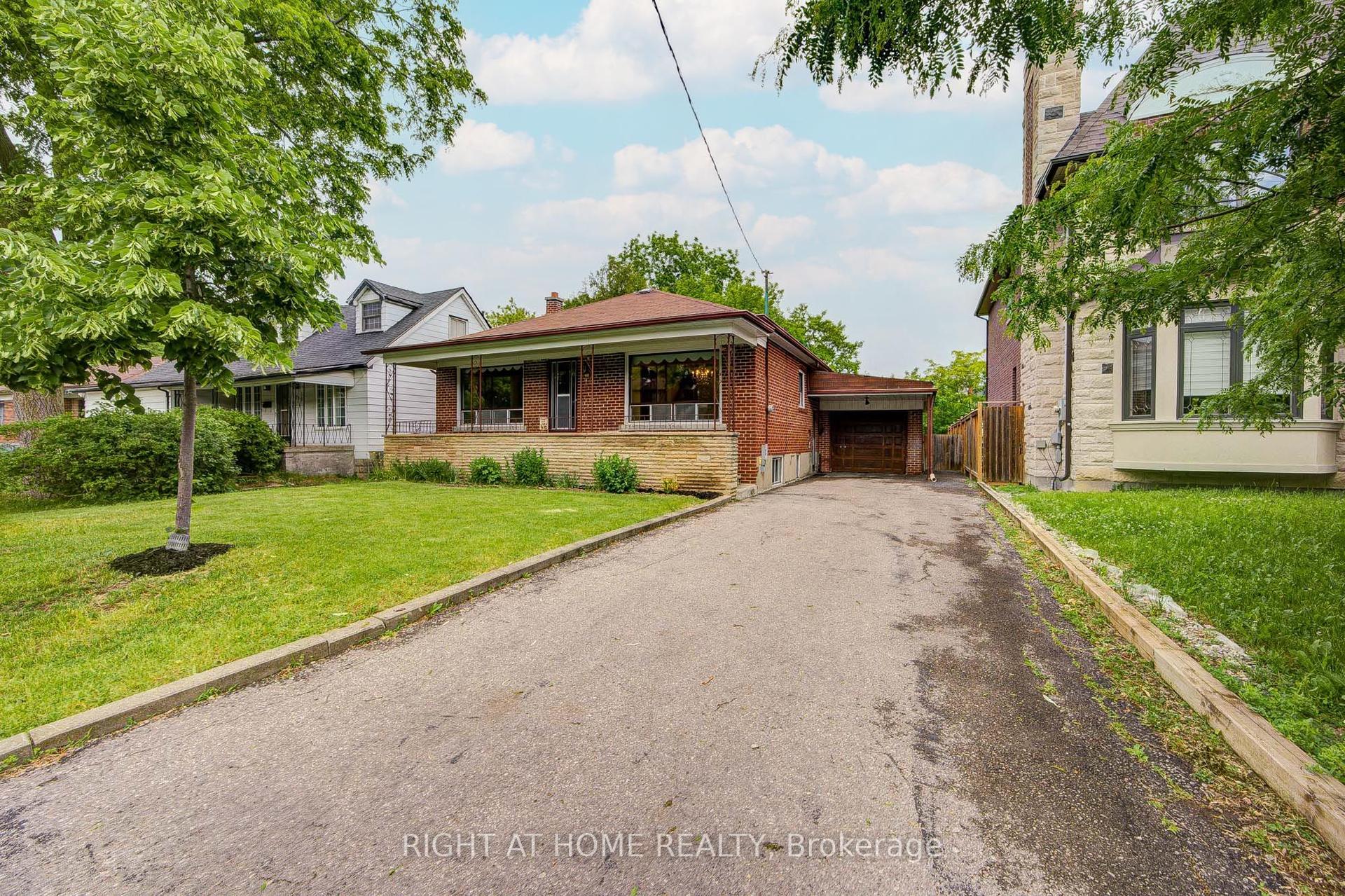 124 Patricia Avenue — photo 1