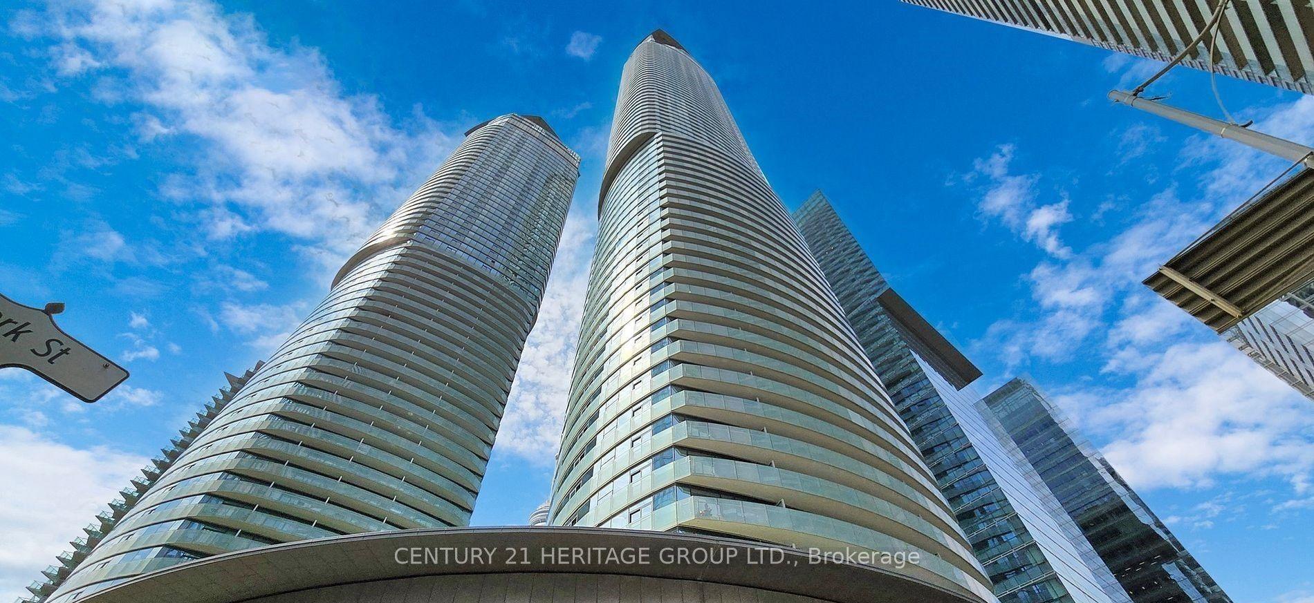 12 York Street 5202 #5202, Toronto — Condo Town for lease, photo 1