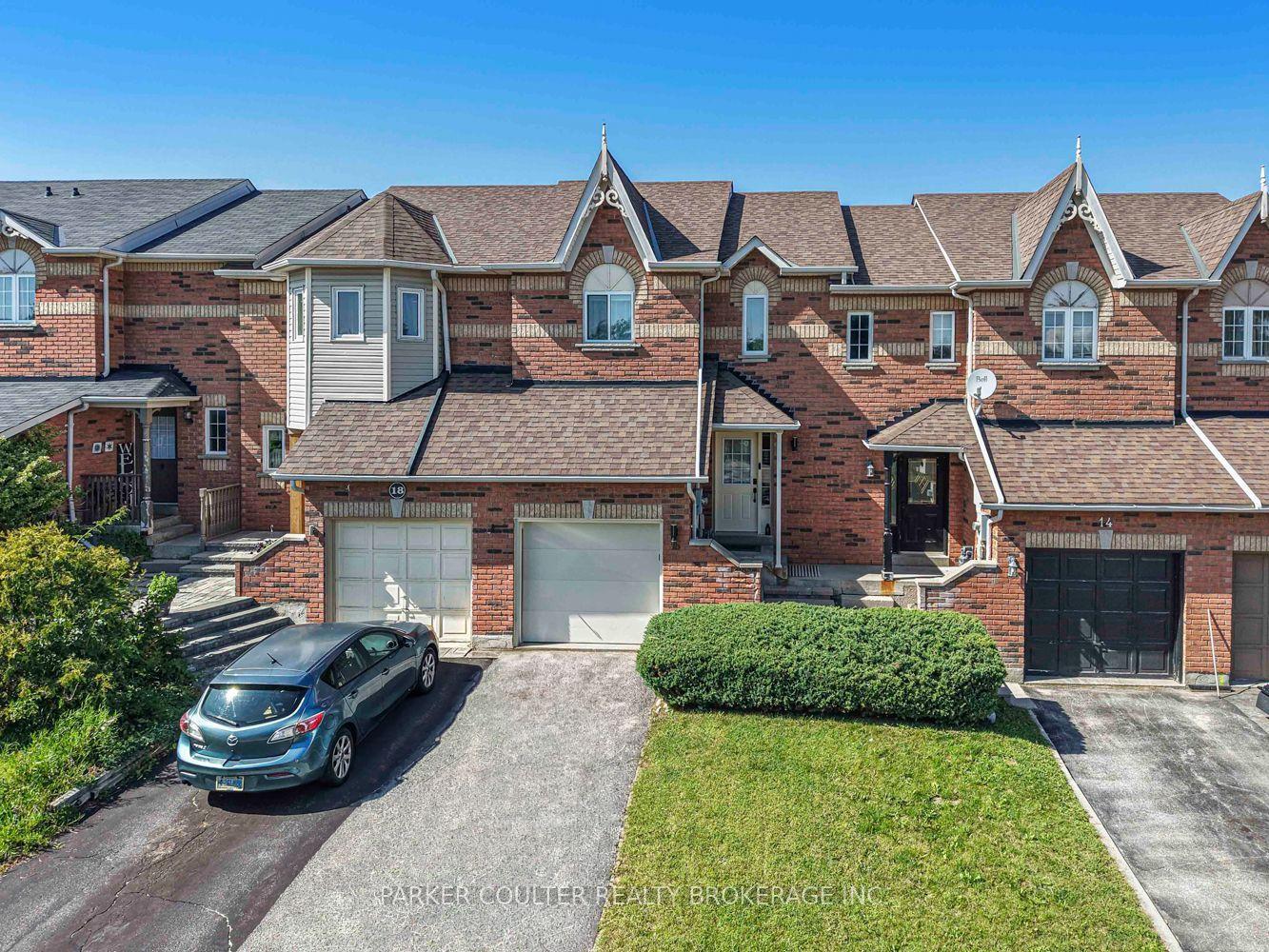 16 Drake Drive, Barrie — Townhouse for sale, photo 1