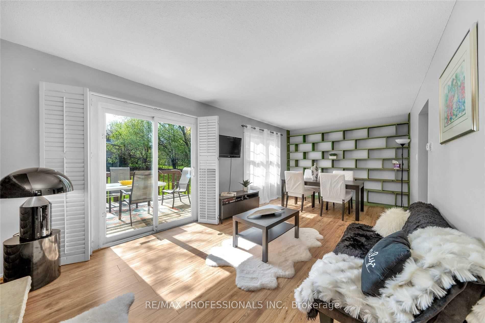 47 Wishford Drive — photo 1