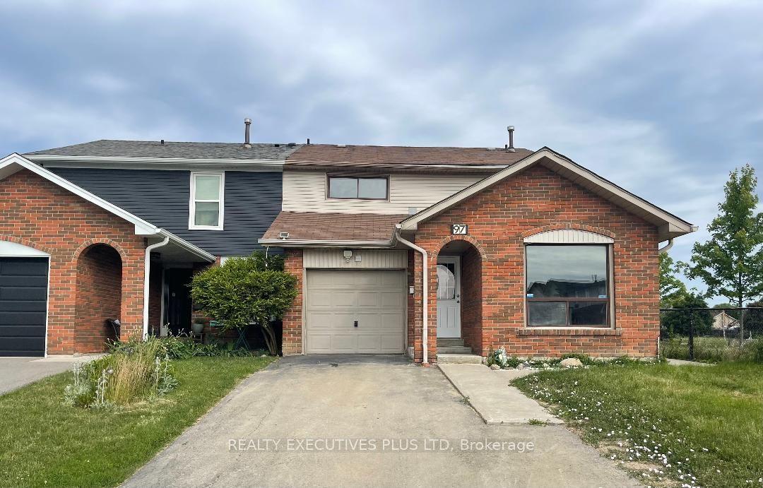 97 Ashford Court — photo 1