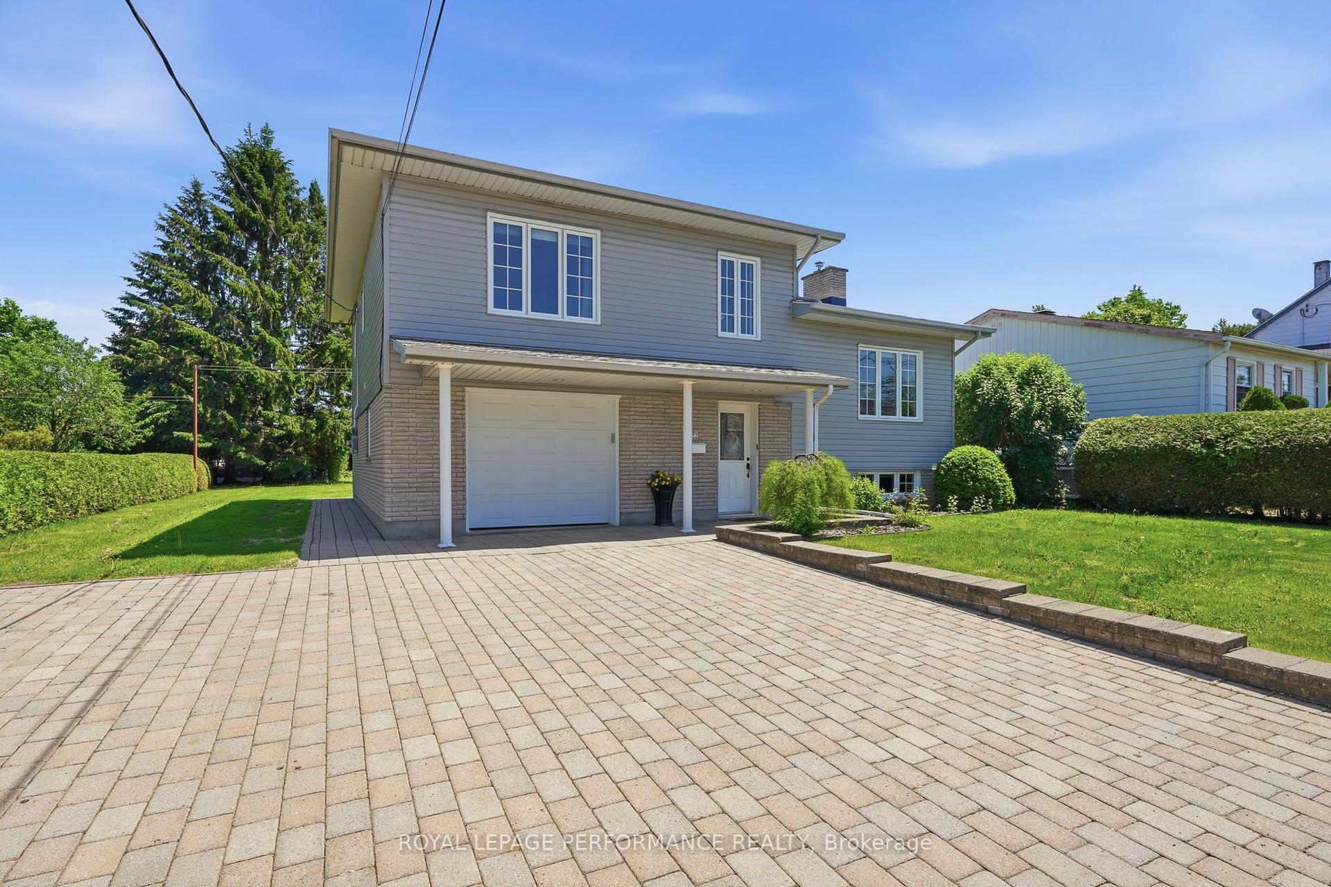 501 Champlain Street — photo 1