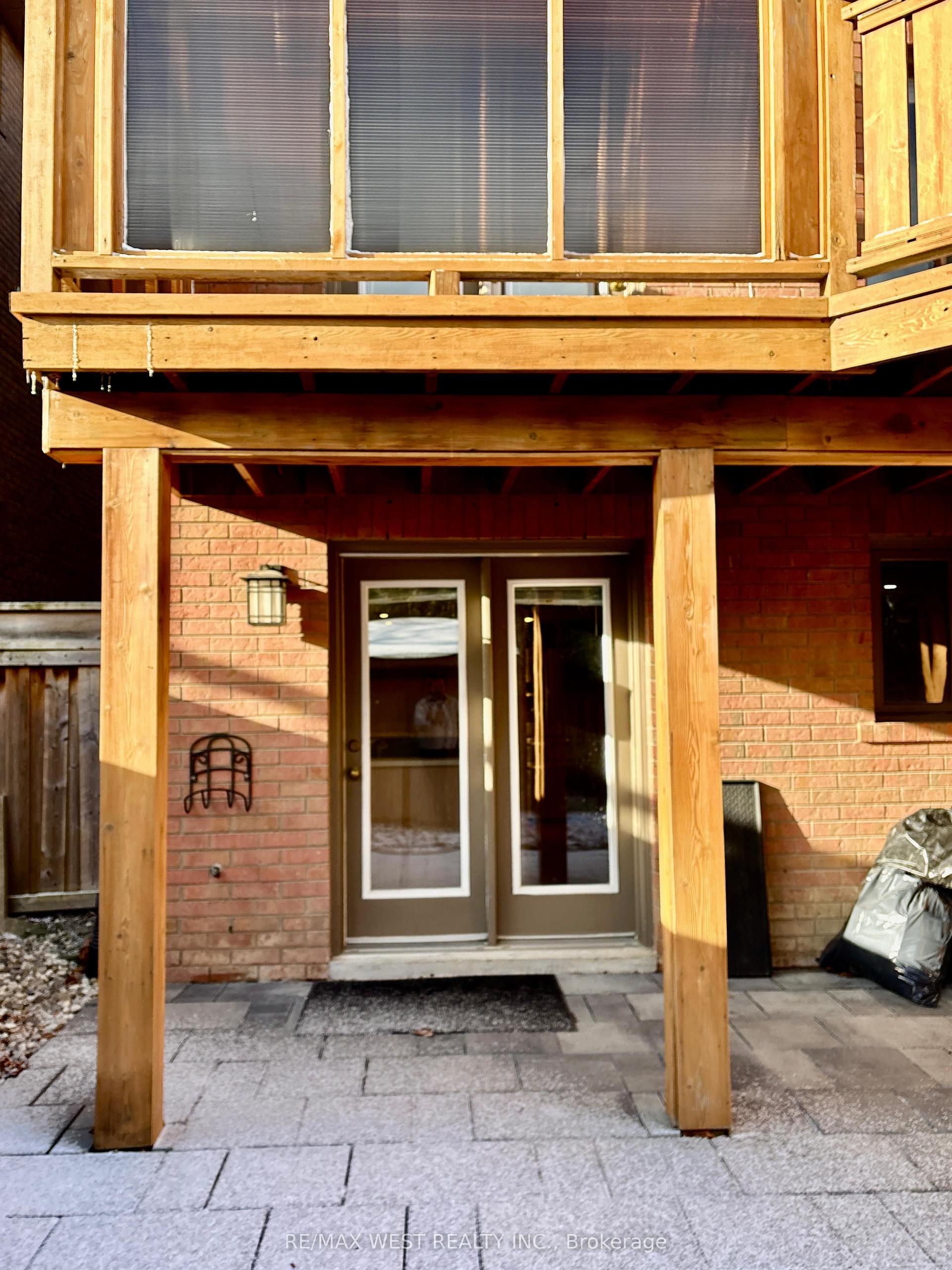 463 Hewitt Circle — photo 1
