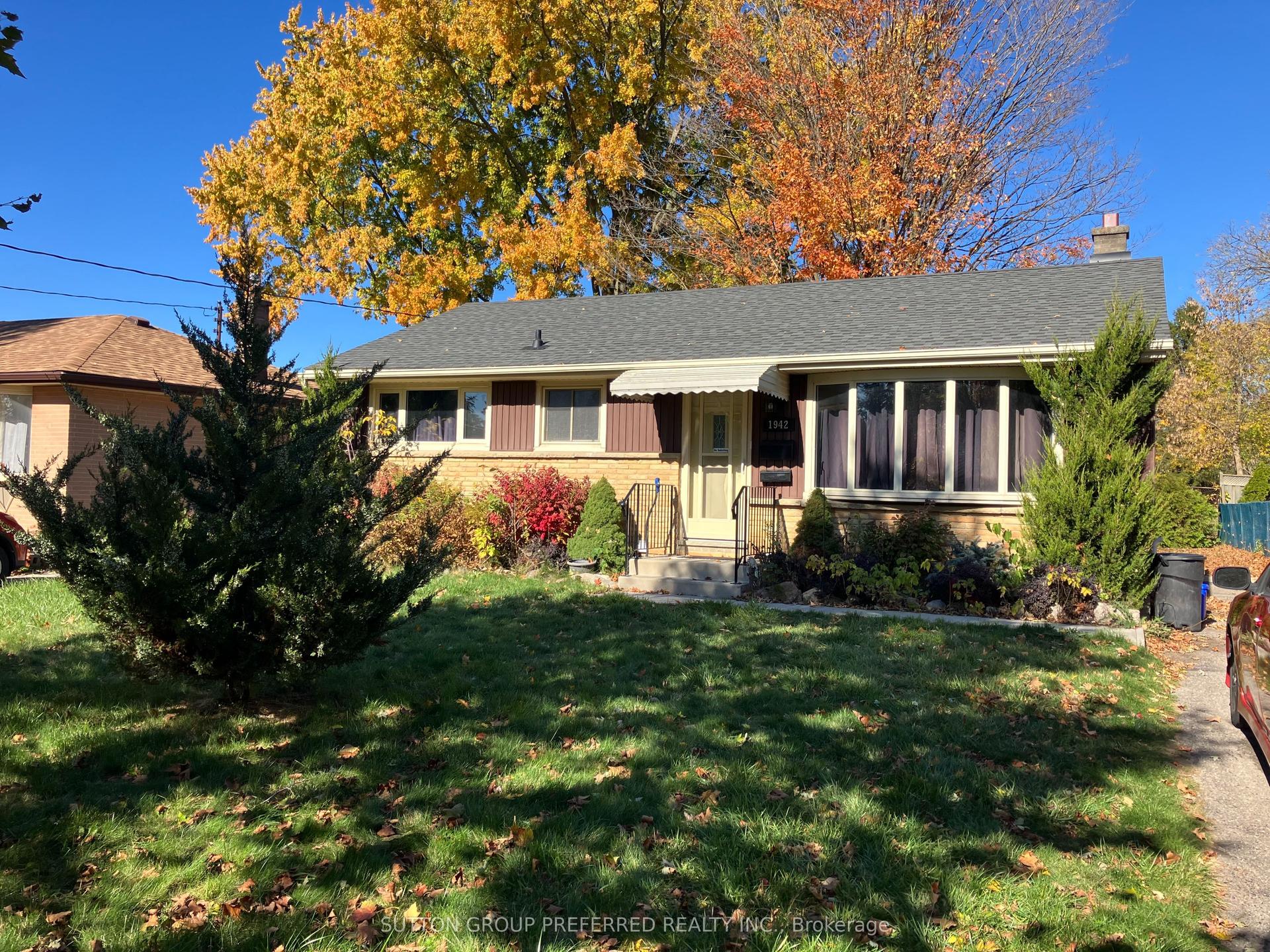 1942 Duluth Crescent — photo 1
