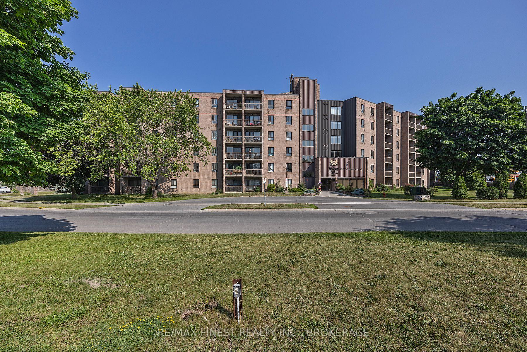17 Eldon Hall Place 414 #414 — photo 1