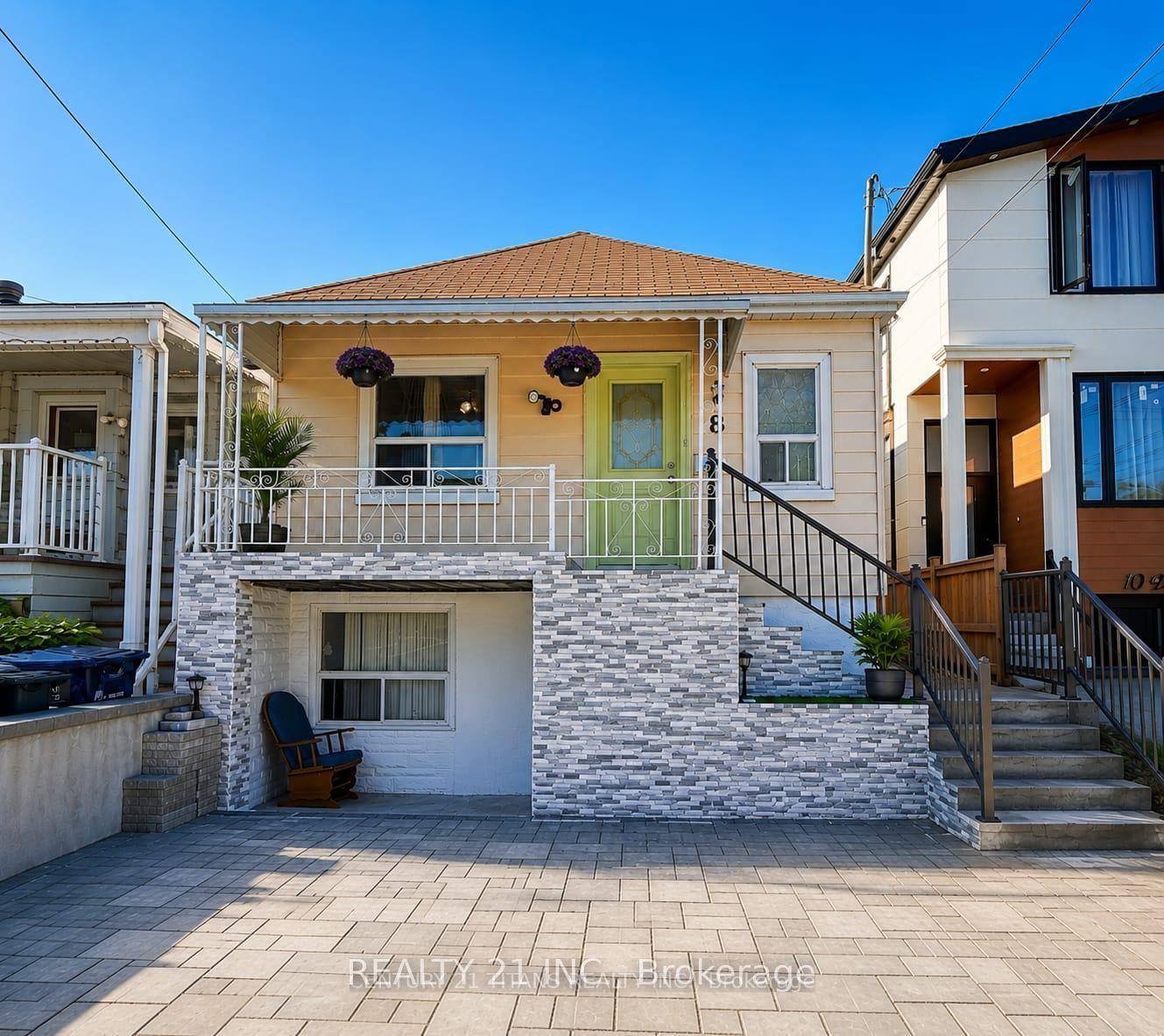 8 Mack Avenue, Toronto — Detached for sale, photo 1