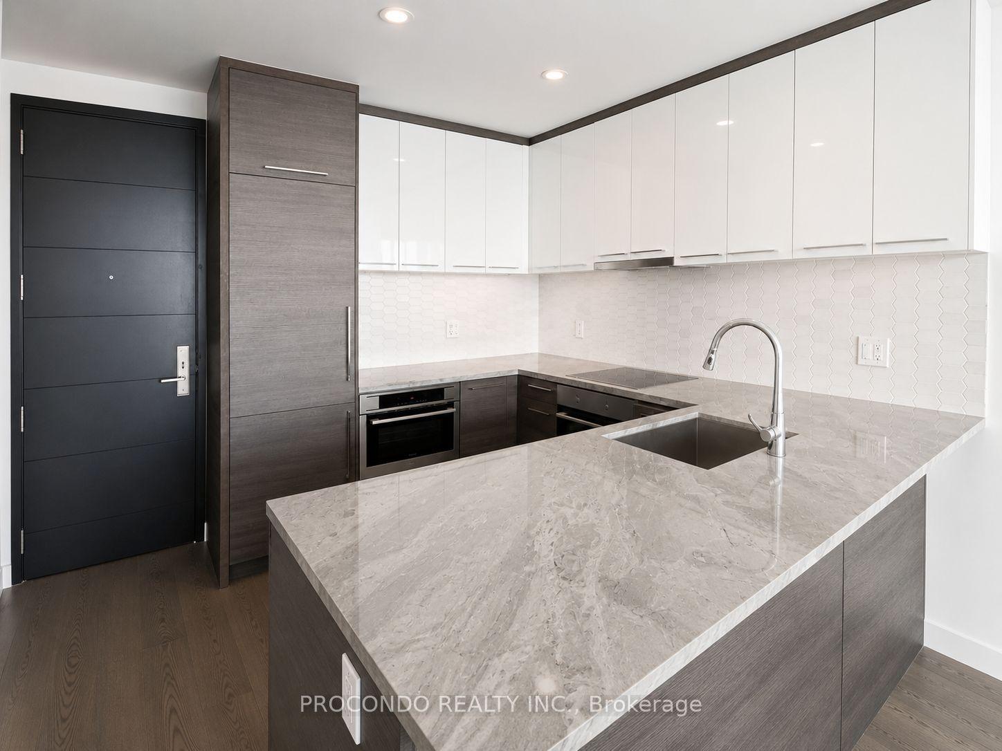 488 University Avenue 3812 #3812, Toronto — Condo for sale, photo 1