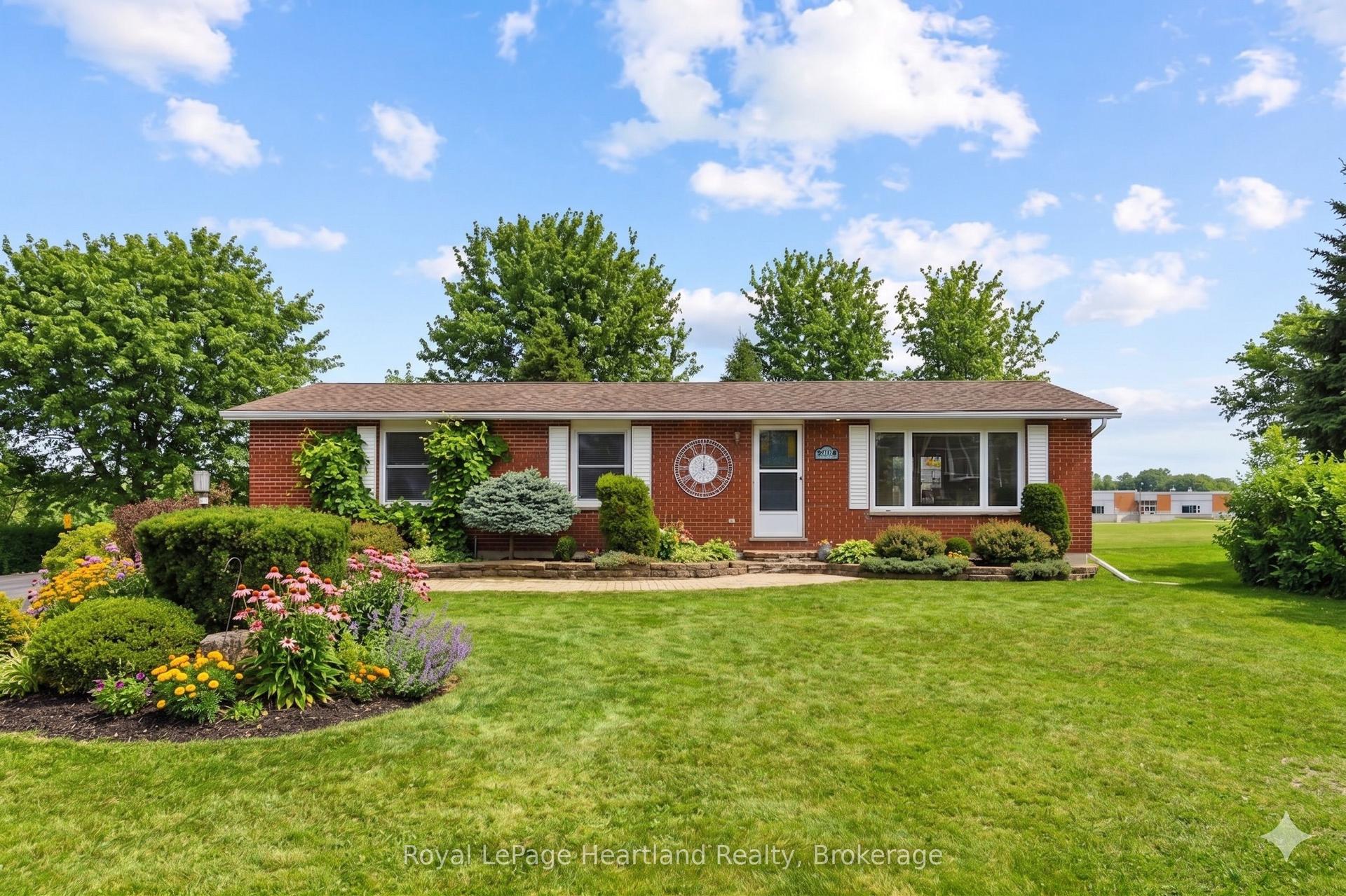 284 MANOR Road, North Huron — Detached for sale, photo 1