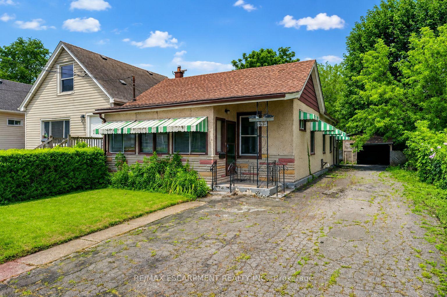 37 Page Street, St. Catharines — Detached for sale, photo 1