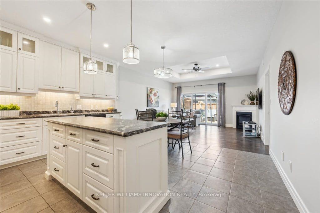 28 Bur Oak Drive — photo 1