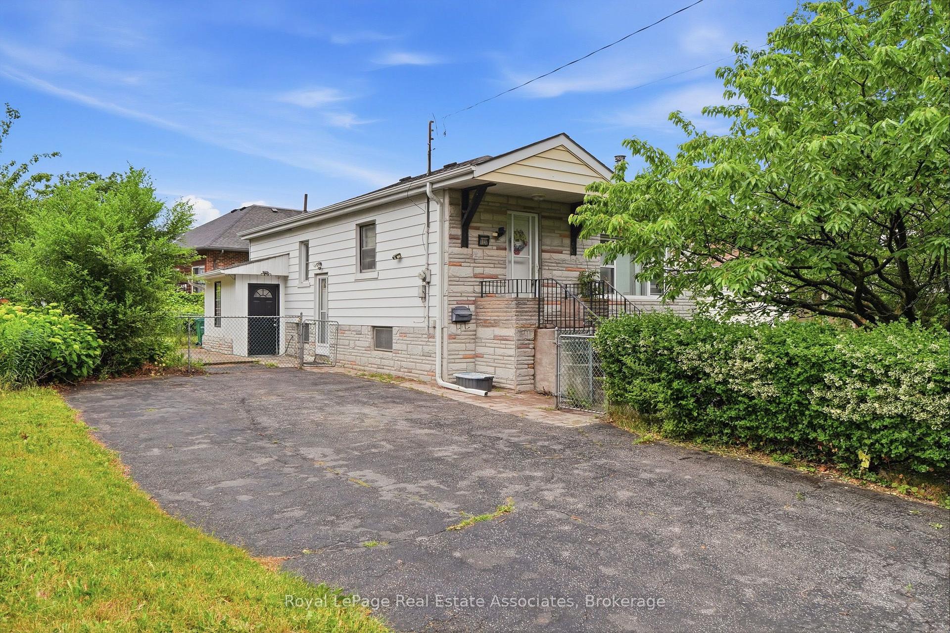 1137 Halliday Avenue — photo 1