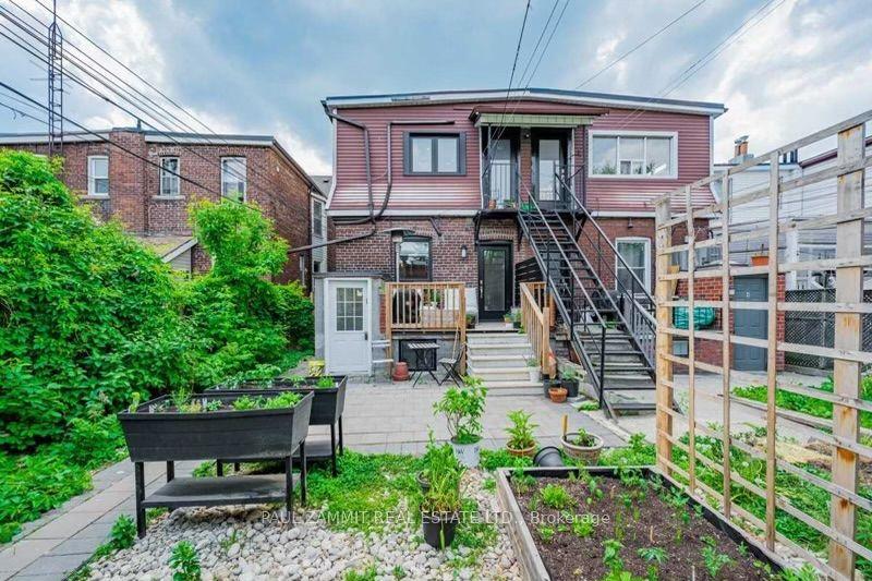 229 Christie Street 3 #3, Toronto — Multiplex for lease, photo 1