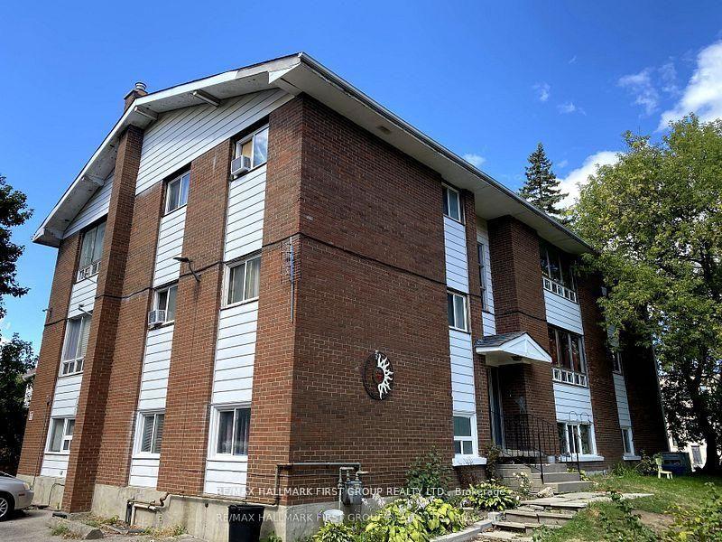 11 Fairbanks Street — photo 1