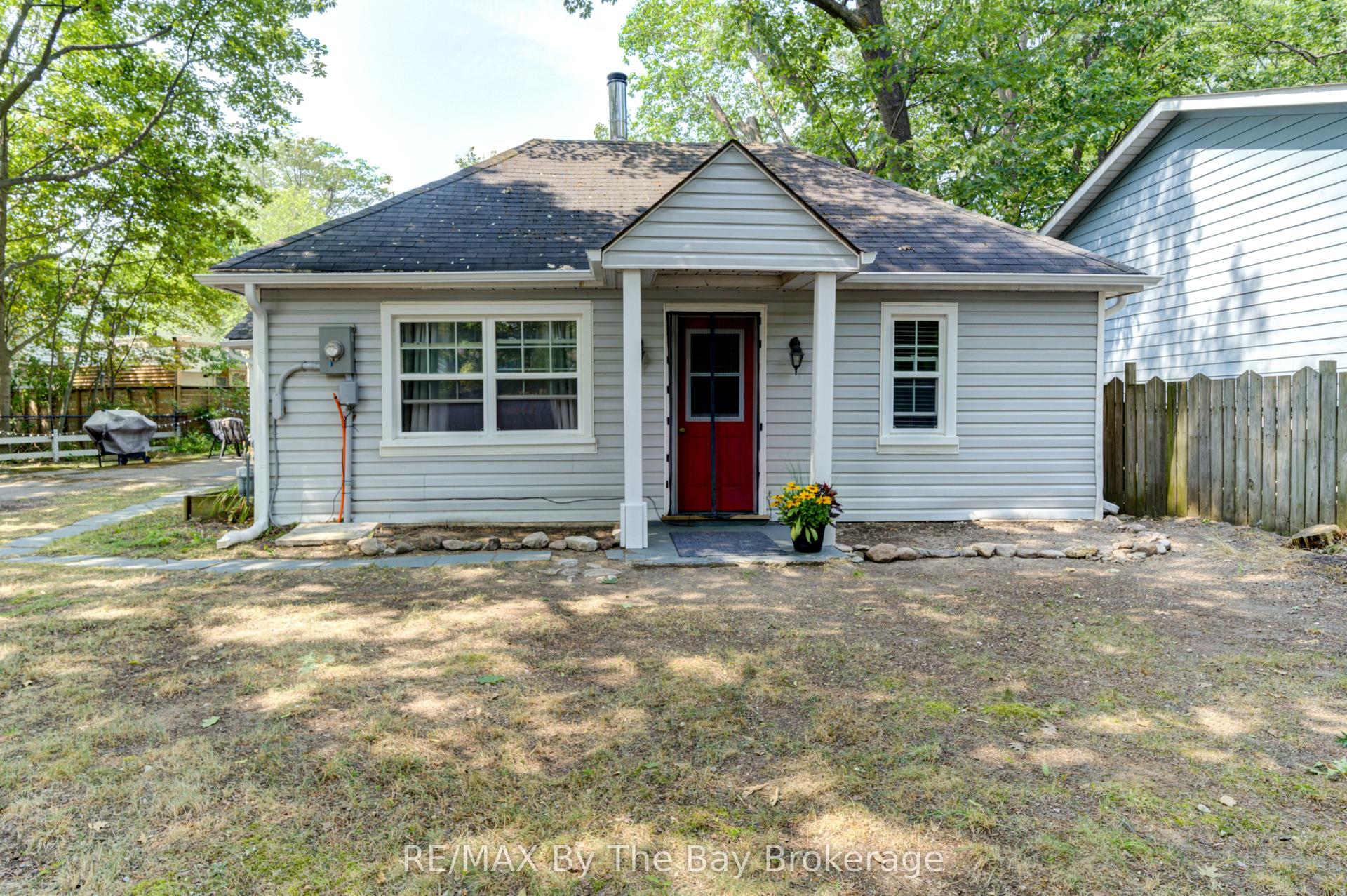 110 24TH Street N — photo 1