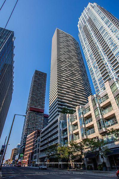 2221 Yonge Street 3004 #3004 — photo 1