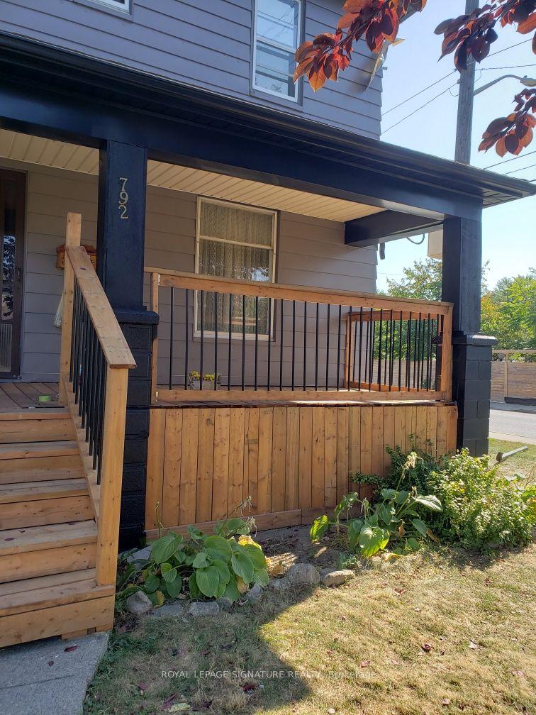 792 Pierre Avenue — photo 1
