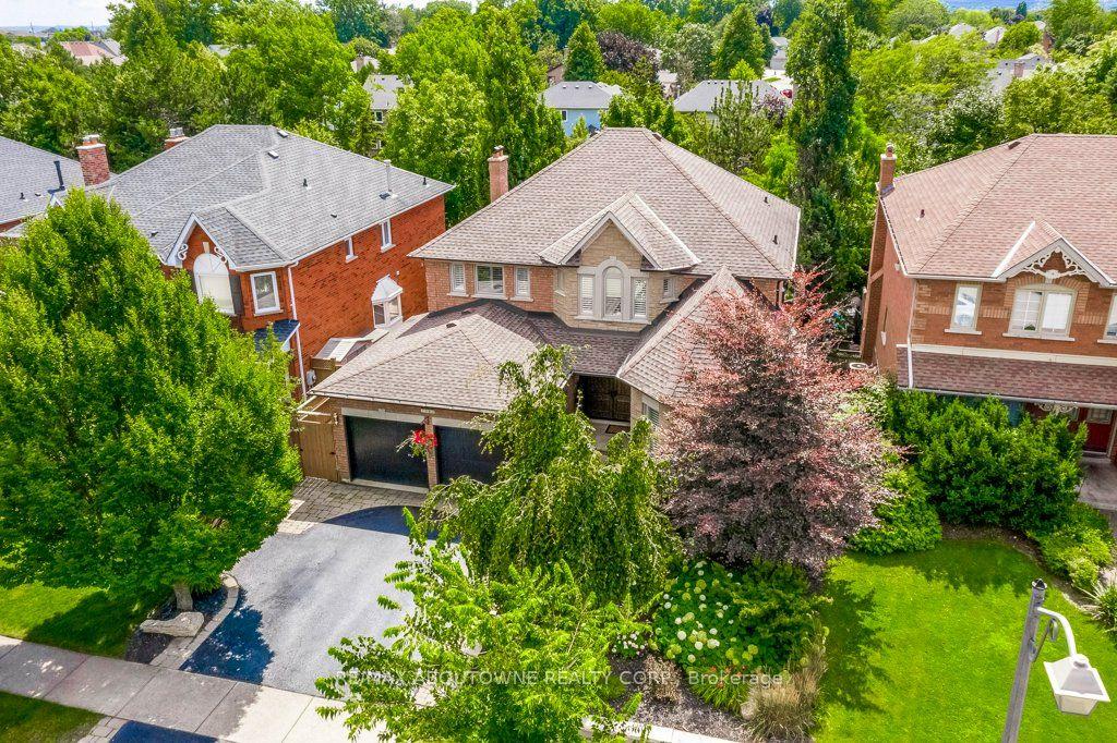 2080 Mckerlie Crescent — photo 1