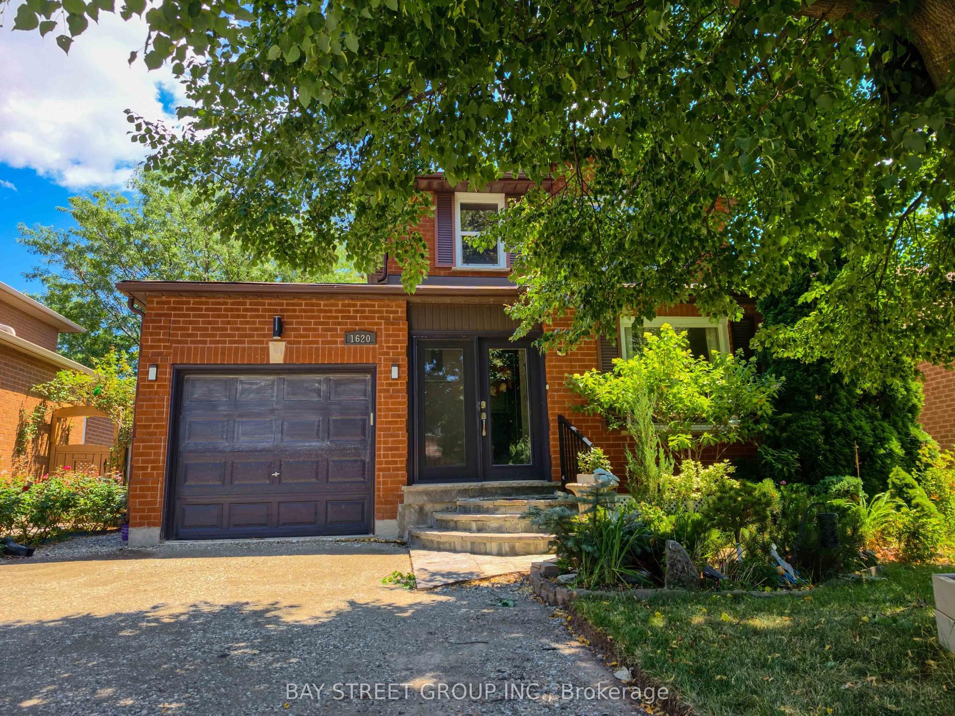1620 Parish Lane, Oakville — Detached for lease, photo 1