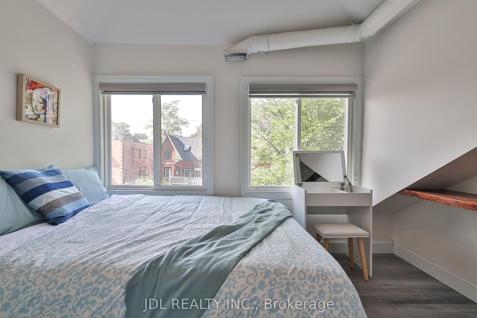 5 Sorauren Avenue 7 #7 — photo 1