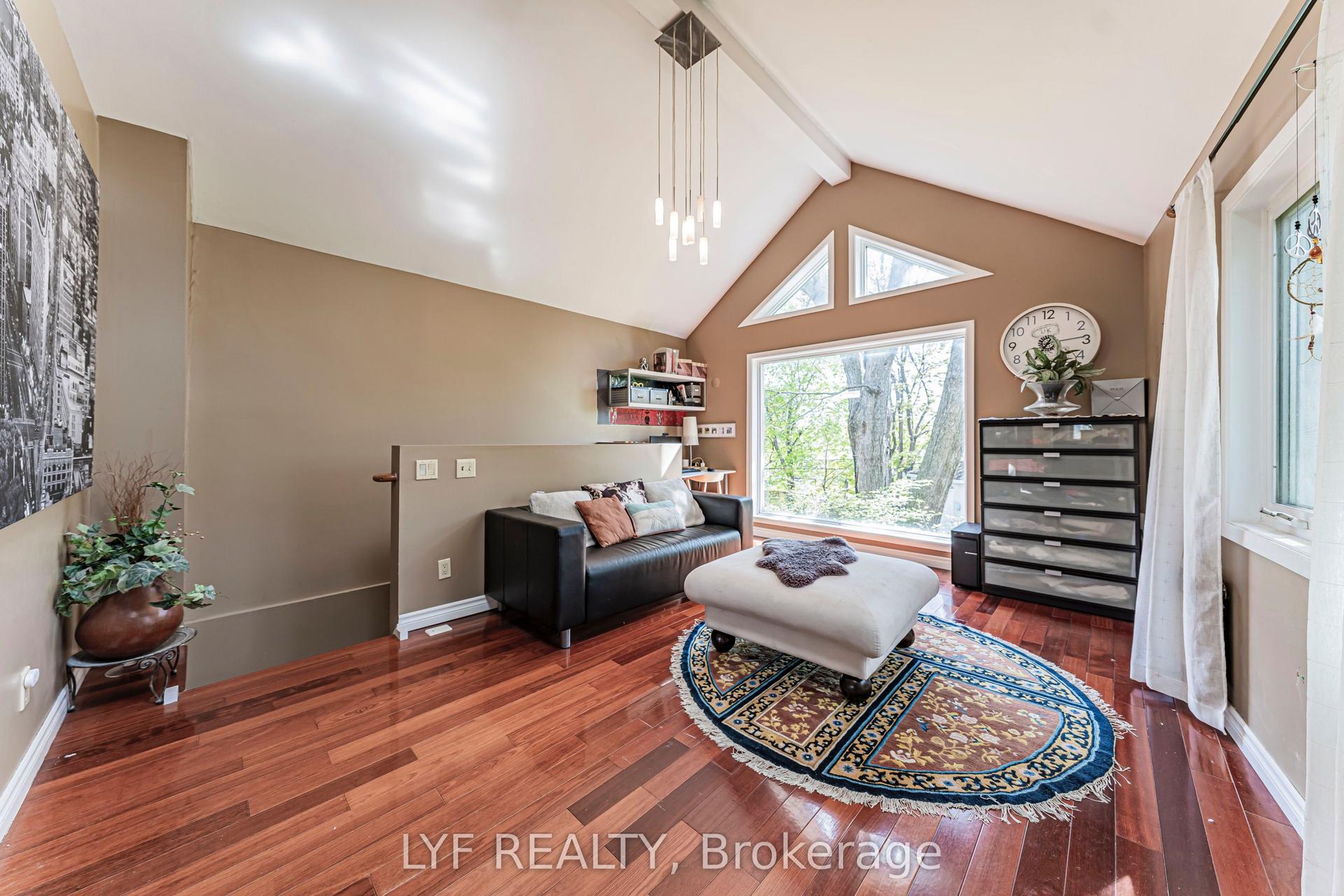 75 Shilton Road, Toronto — Detached for sale, photo 1