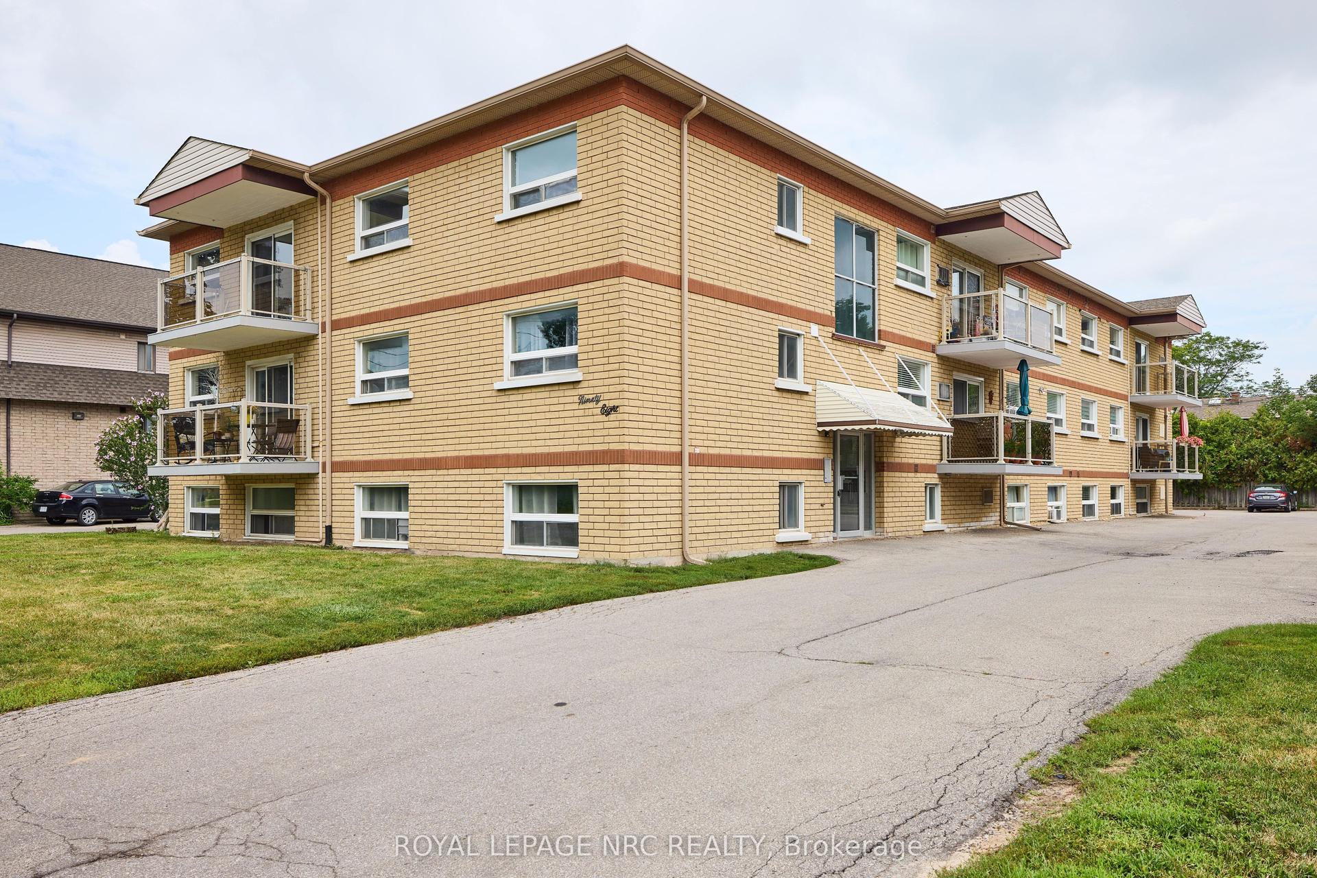 98 Woodlawn Road 11 #11, Welland — Multiplex for lease, photo 1