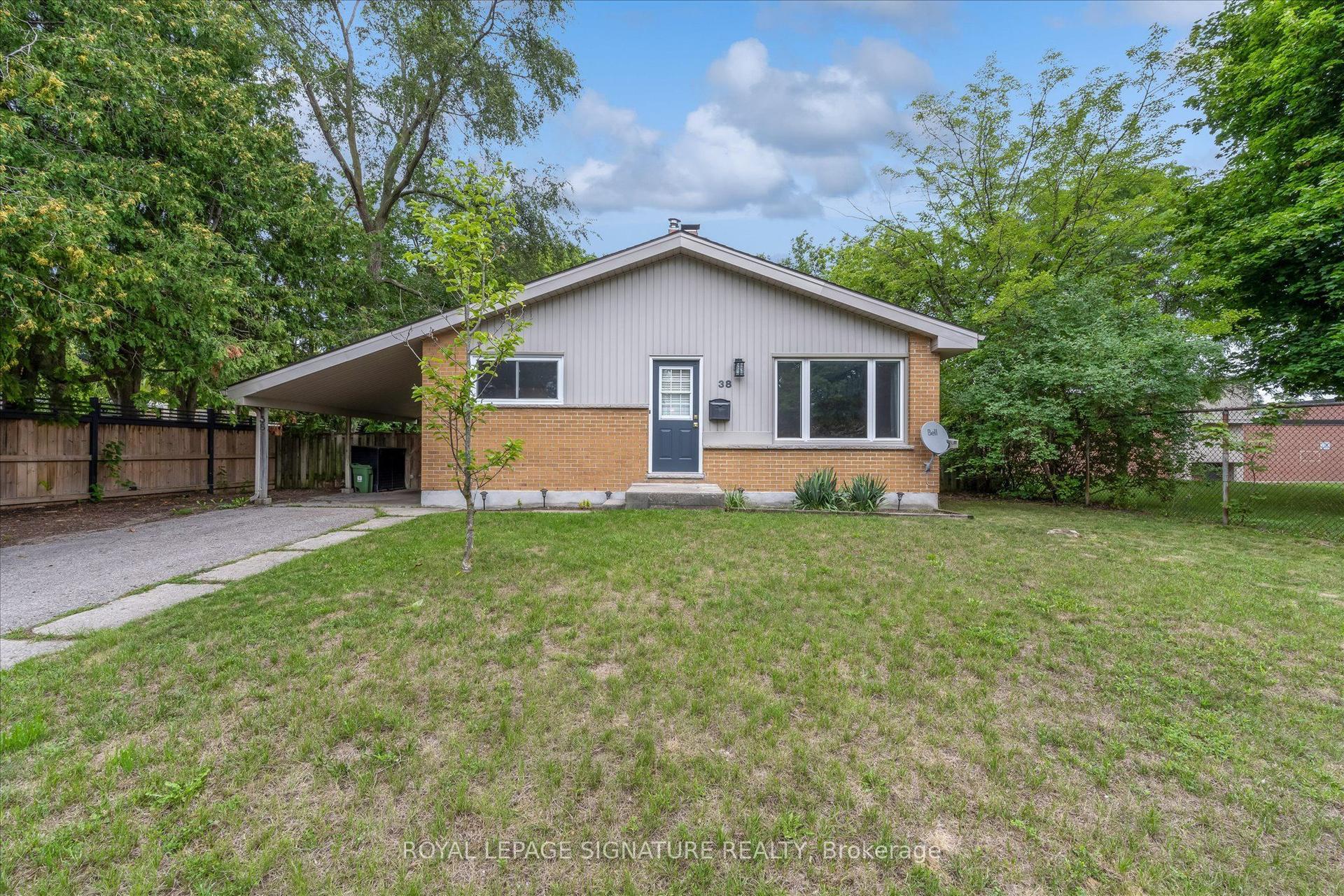 38 Tewskbury Crescent, London East — Detached for sale, photo 1