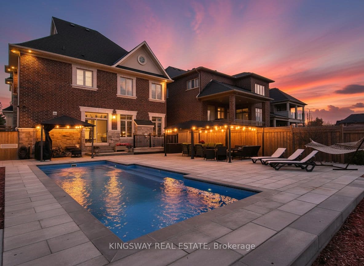 70 Bond Crescent — photo 1