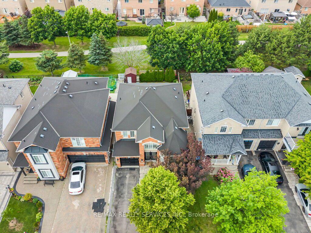 122 Dells Crescent, Brampton — Detached for sale, photo 1