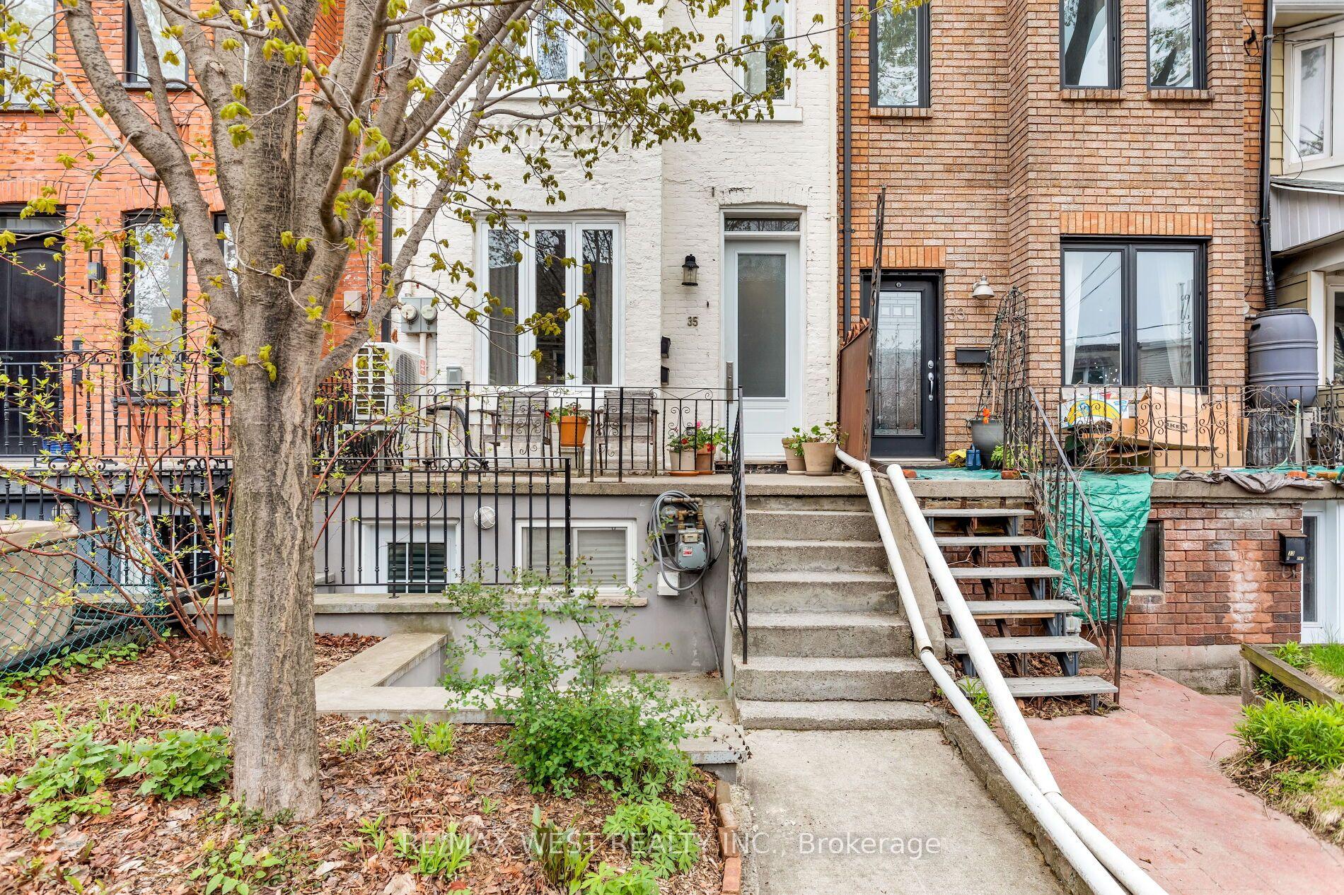 35 St Clarens Avenue — photo 1