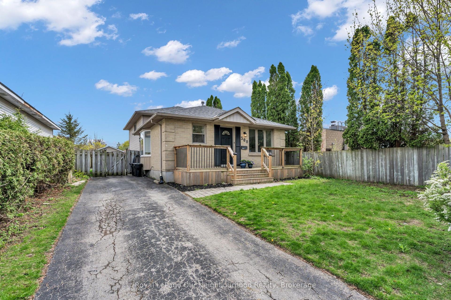 300 Ardsley Crescent — photo 1