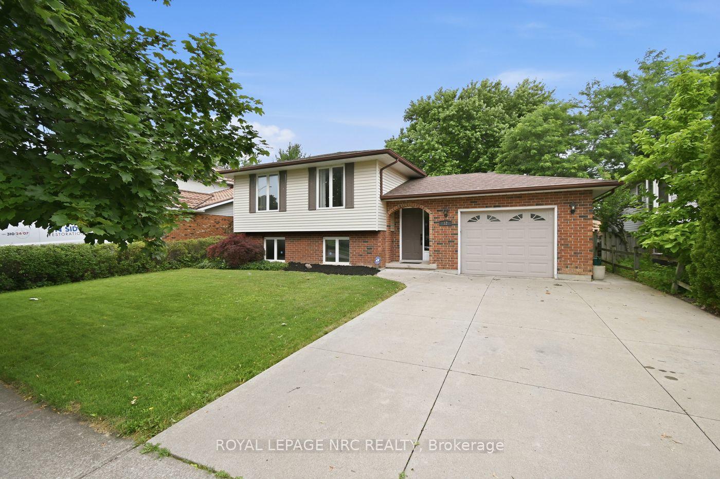 12 Harvest Oak Drive, St. Catharines — Detached for sale, photo 1