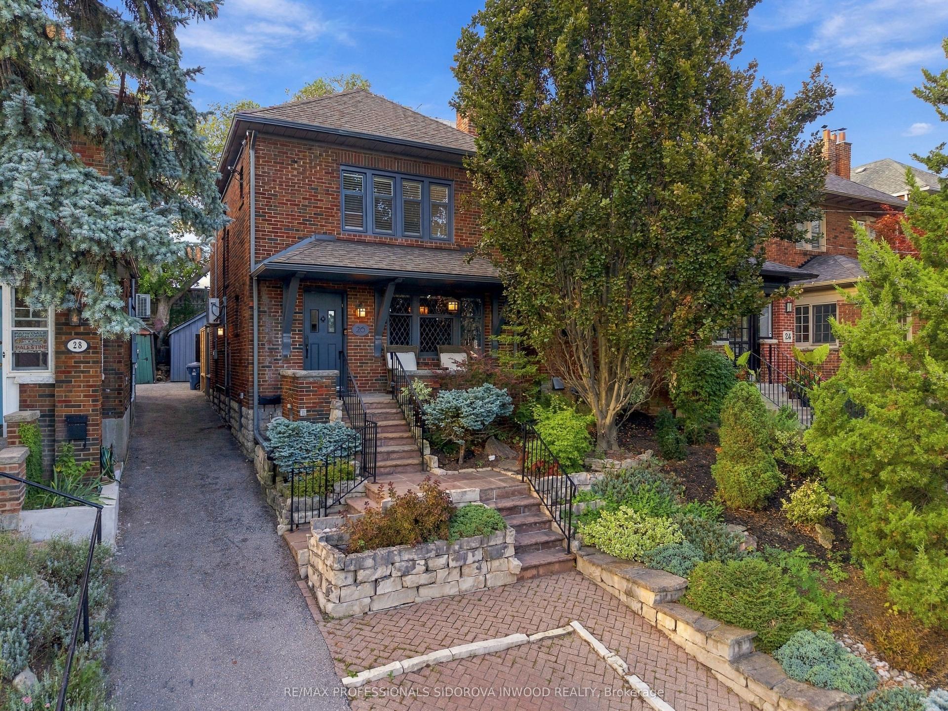 26 Larkin Avenue, Toronto — Detached for sale, photo 1