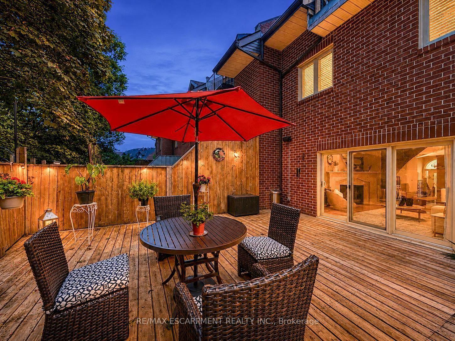45 Tradewind Drive, Oakville — Townhouse for sale, photo 1