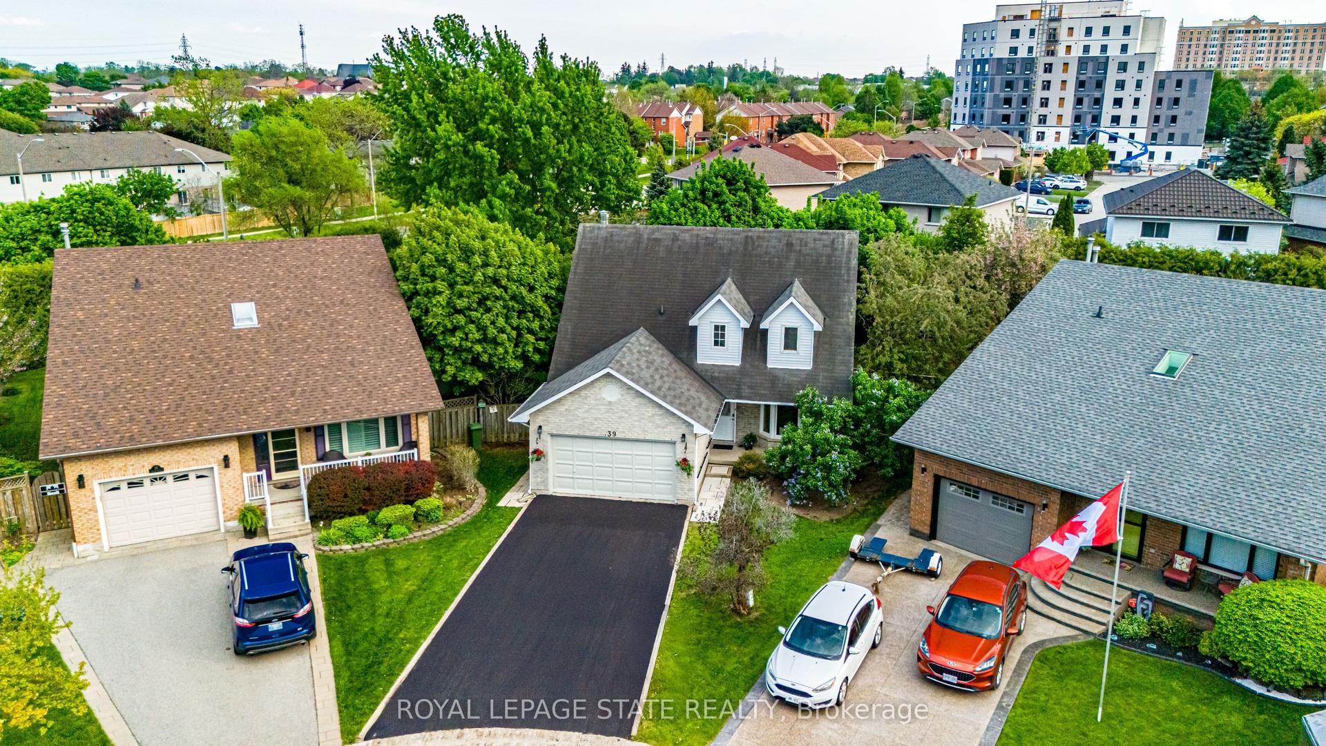 39 Lancer Court — photo 1