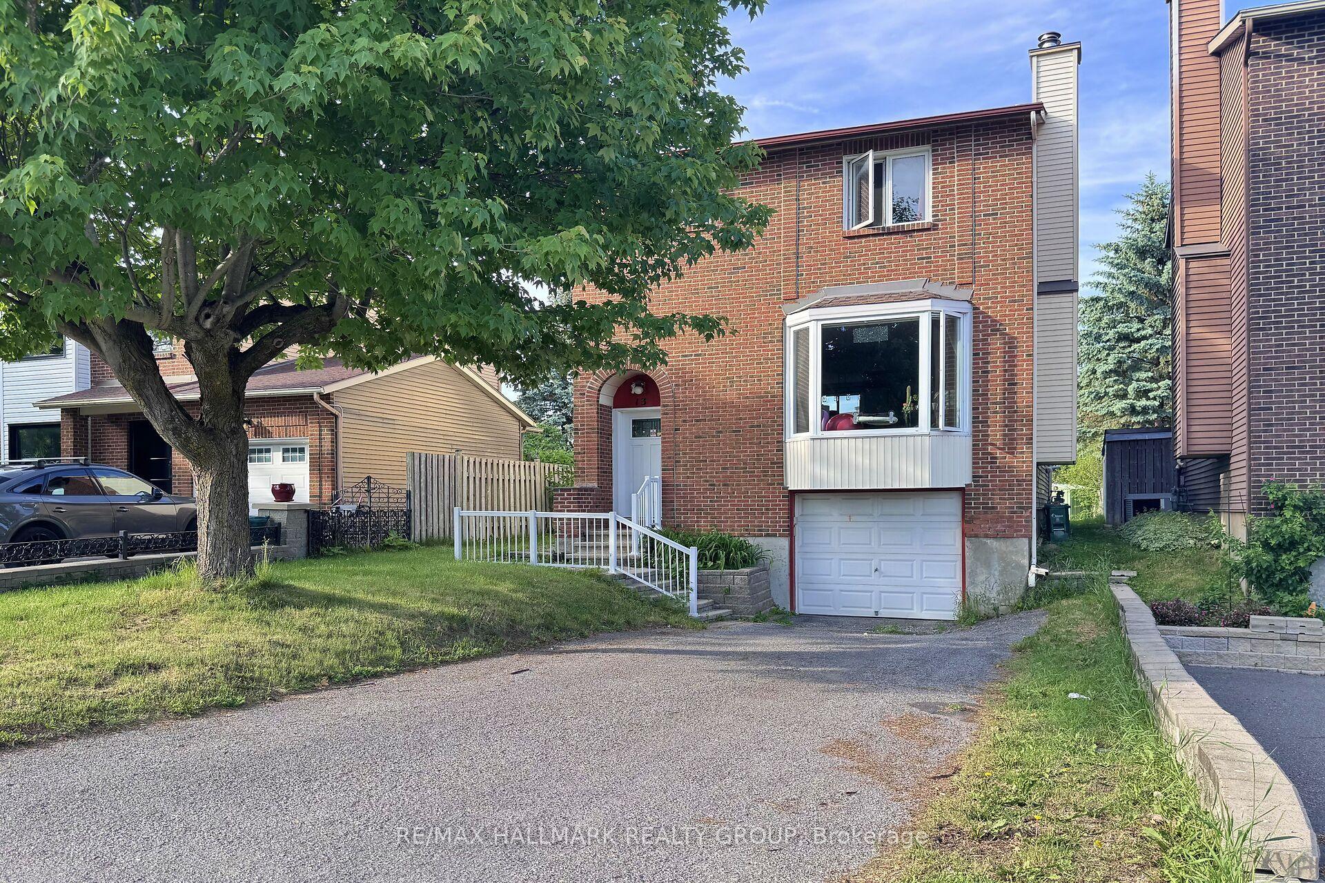 13 Coolspring Crescent — photo 1