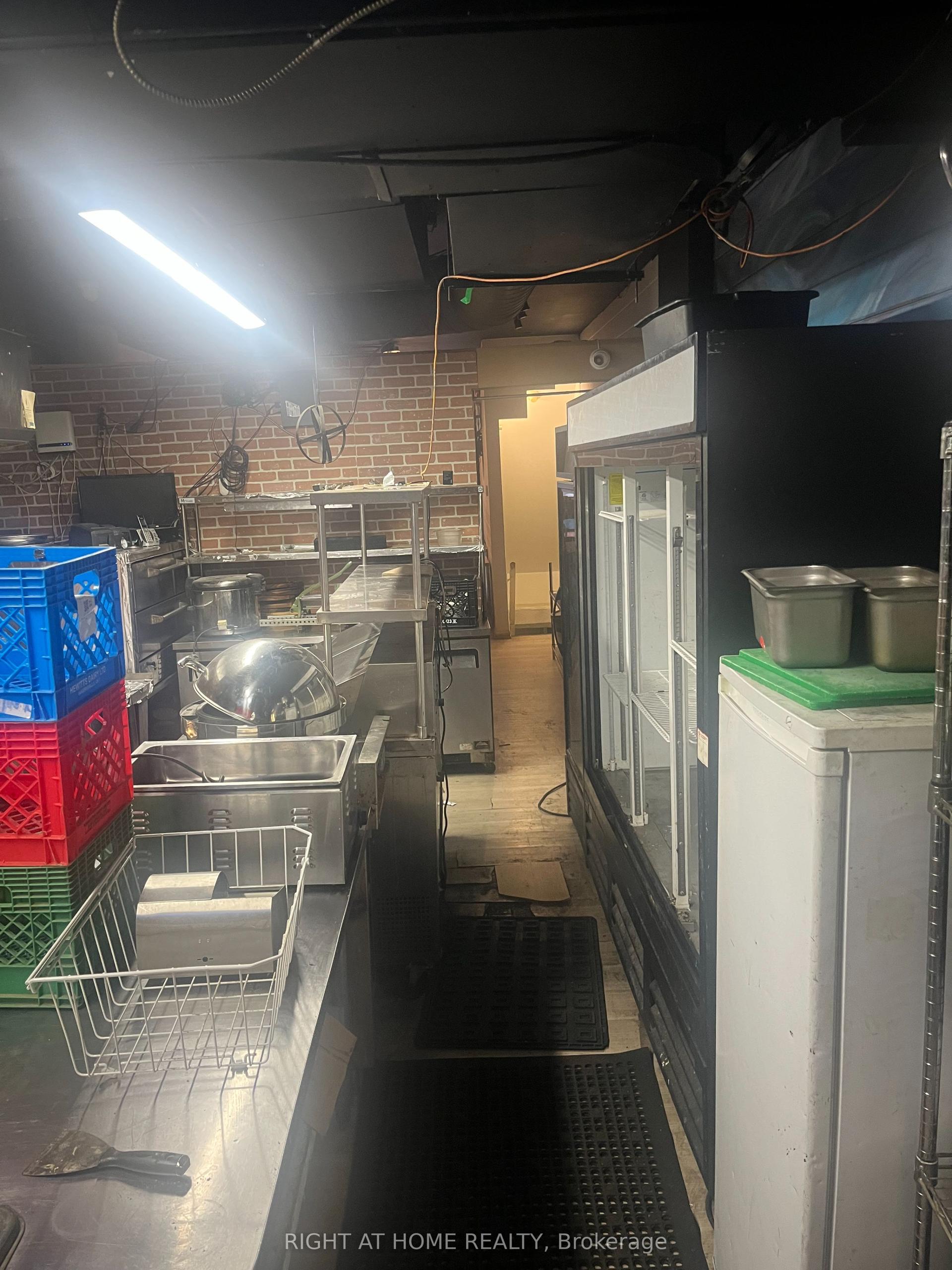 648 College Street, Toronto — Commercial for sale, photo 1