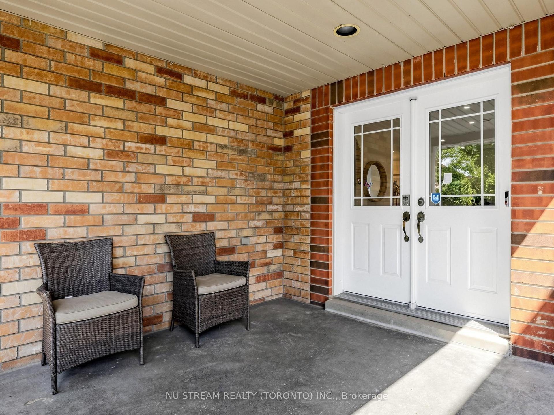 157 Bilbrough Street, Aurora — Detached for sale, photo 1