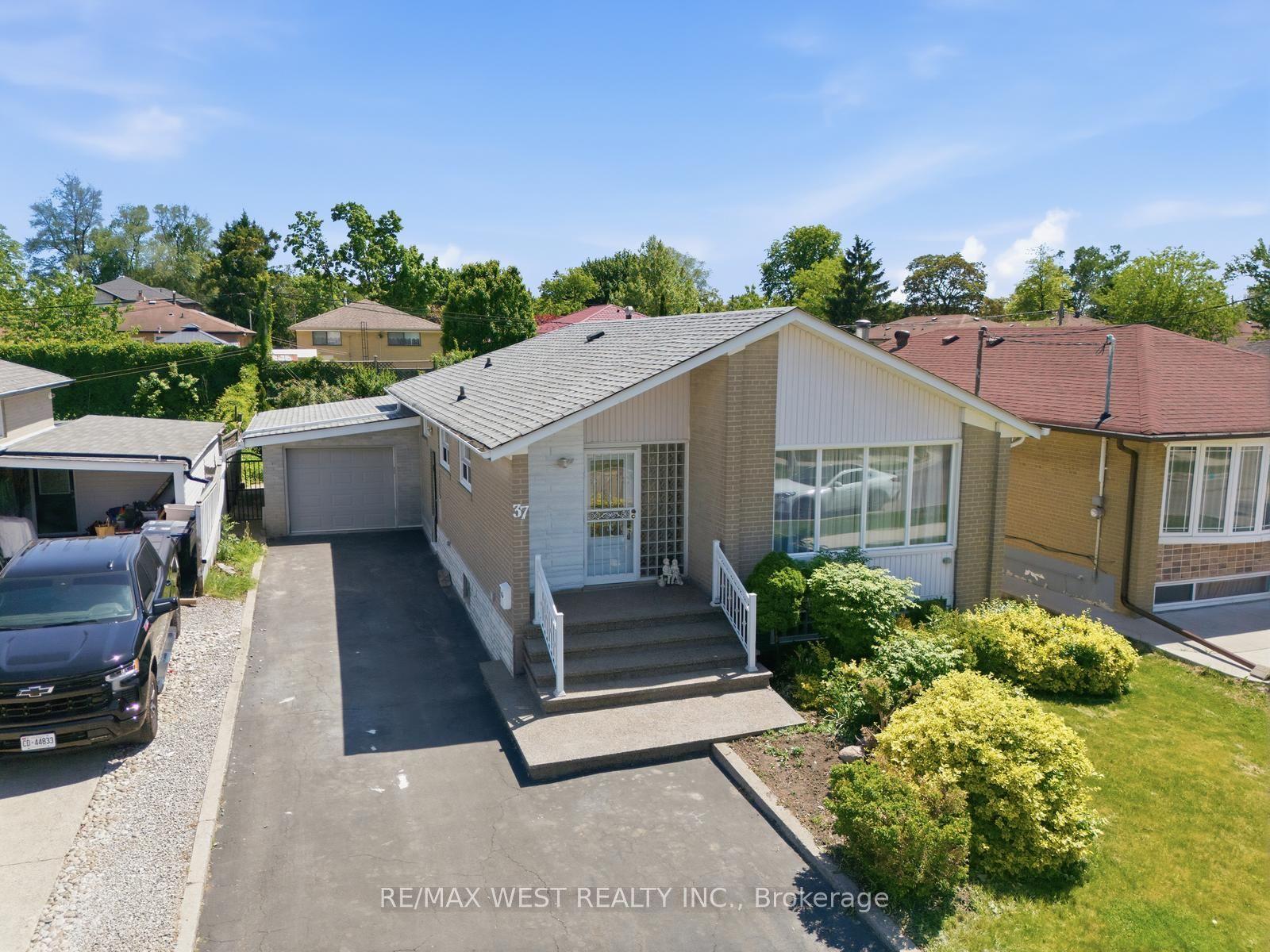 37 Beaumonde Heights Drive — photo 1